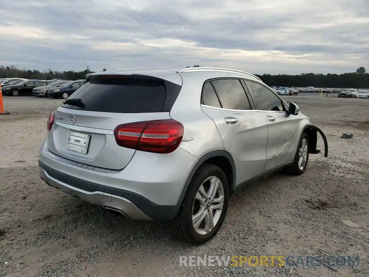 3 Photograph of a damaged car WDCTG4EB2LJ668997 MERCEDES-BENZ GLA-CLASS 2020