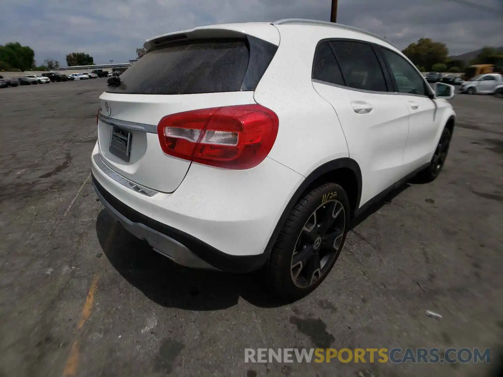 4 Photograph of a damaged car WDCTG4EB5LJ649778 MERCEDES-BENZ GLA-CLASS 2020