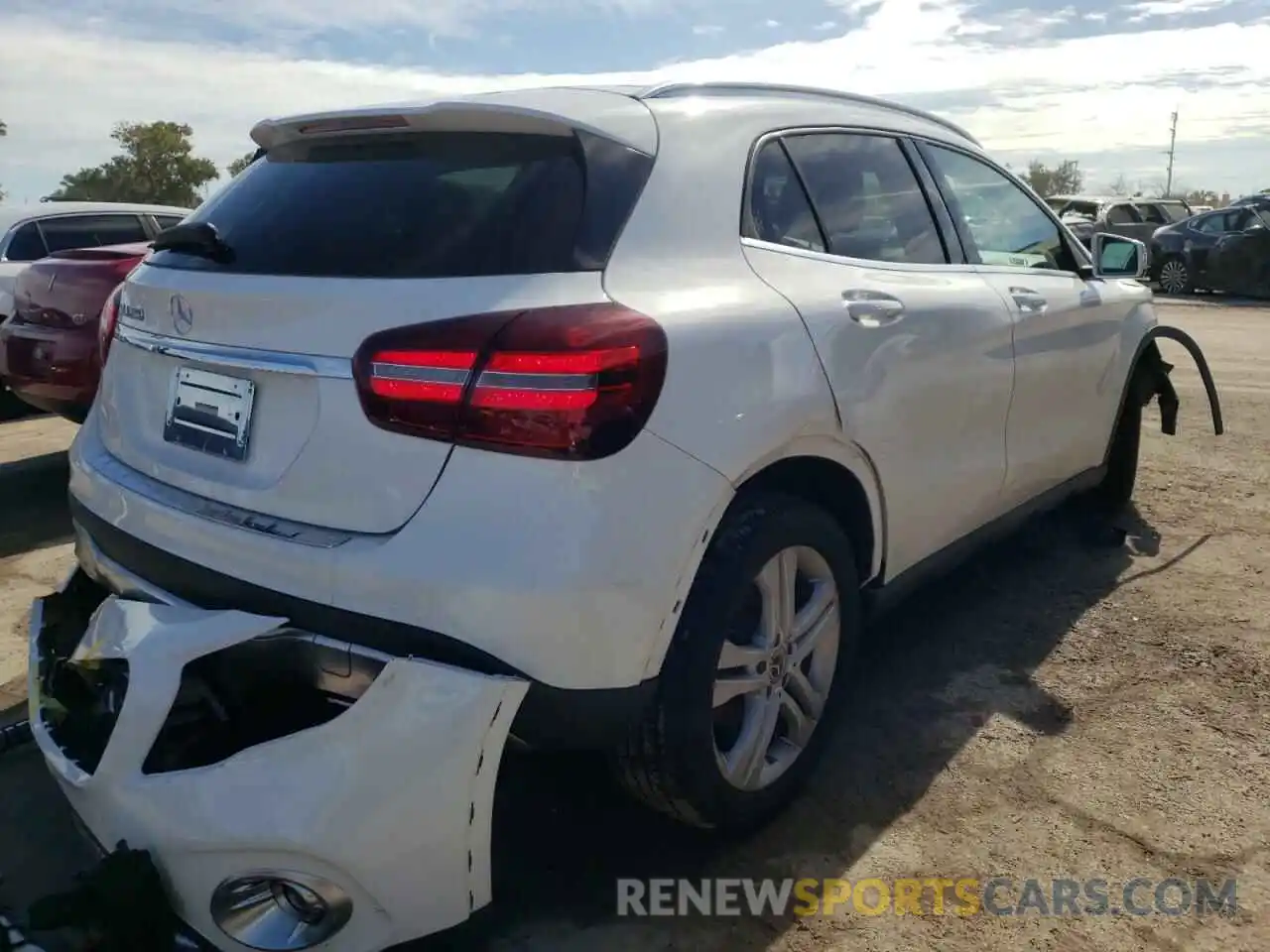 4 Photograph of a damaged car WDCTG4EB6LJ652849 MERCEDES-BENZ GLA-CLASS 2020