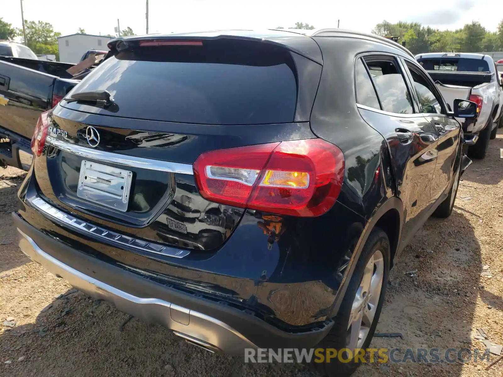 4 Photograph of a damaged car WDCTG4EB6LU025034 MERCEDES-BENZ GLA-CLASS 2020