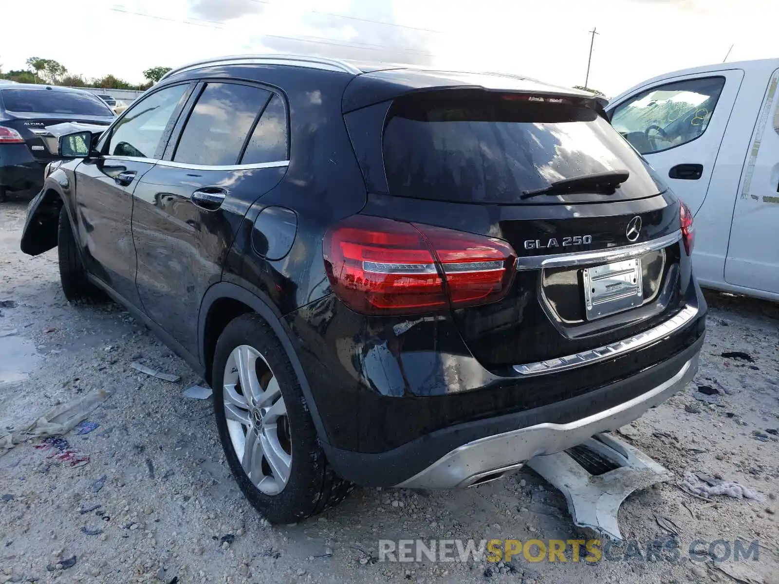 3 Photograph of a damaged car WDCTG4EB7LJ688551 MERCEDES-BENZ GLA-CLASS 2020