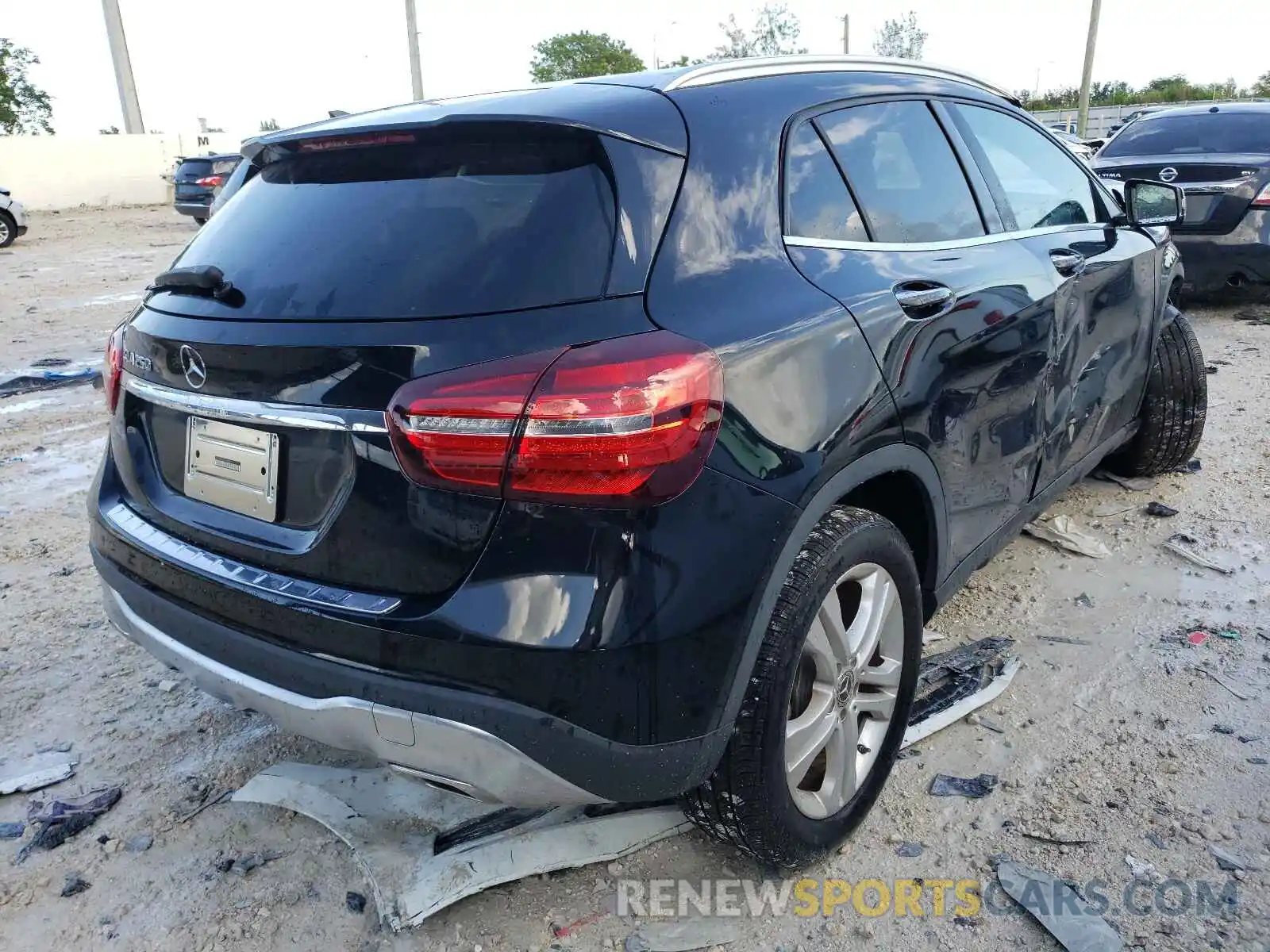 4 Photograph of a damaged car WDCTG4EB7LJ688551 MERCEDES-BENZ GLA-CLASS 2020