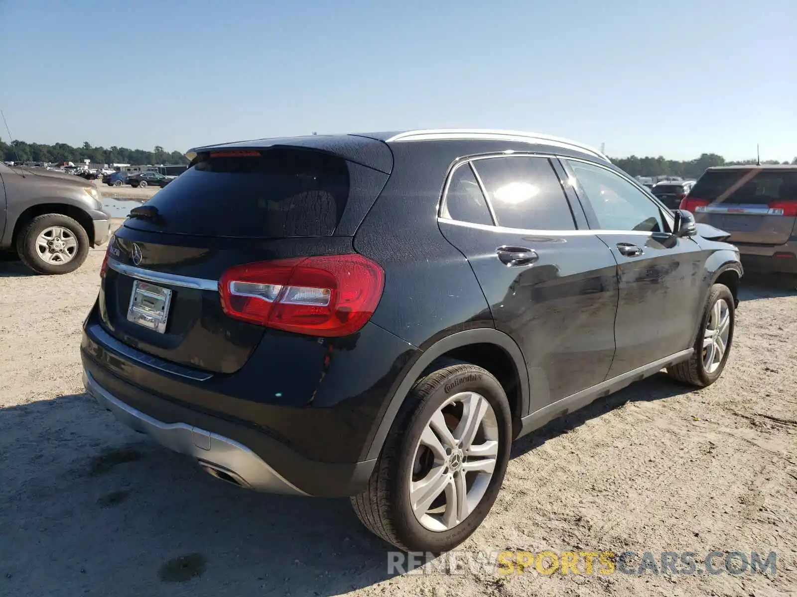 4 Photograph of a damaged car WDCTG4EB9LJ649637 MERCEDES-BENZ GLA-CLASS 2020