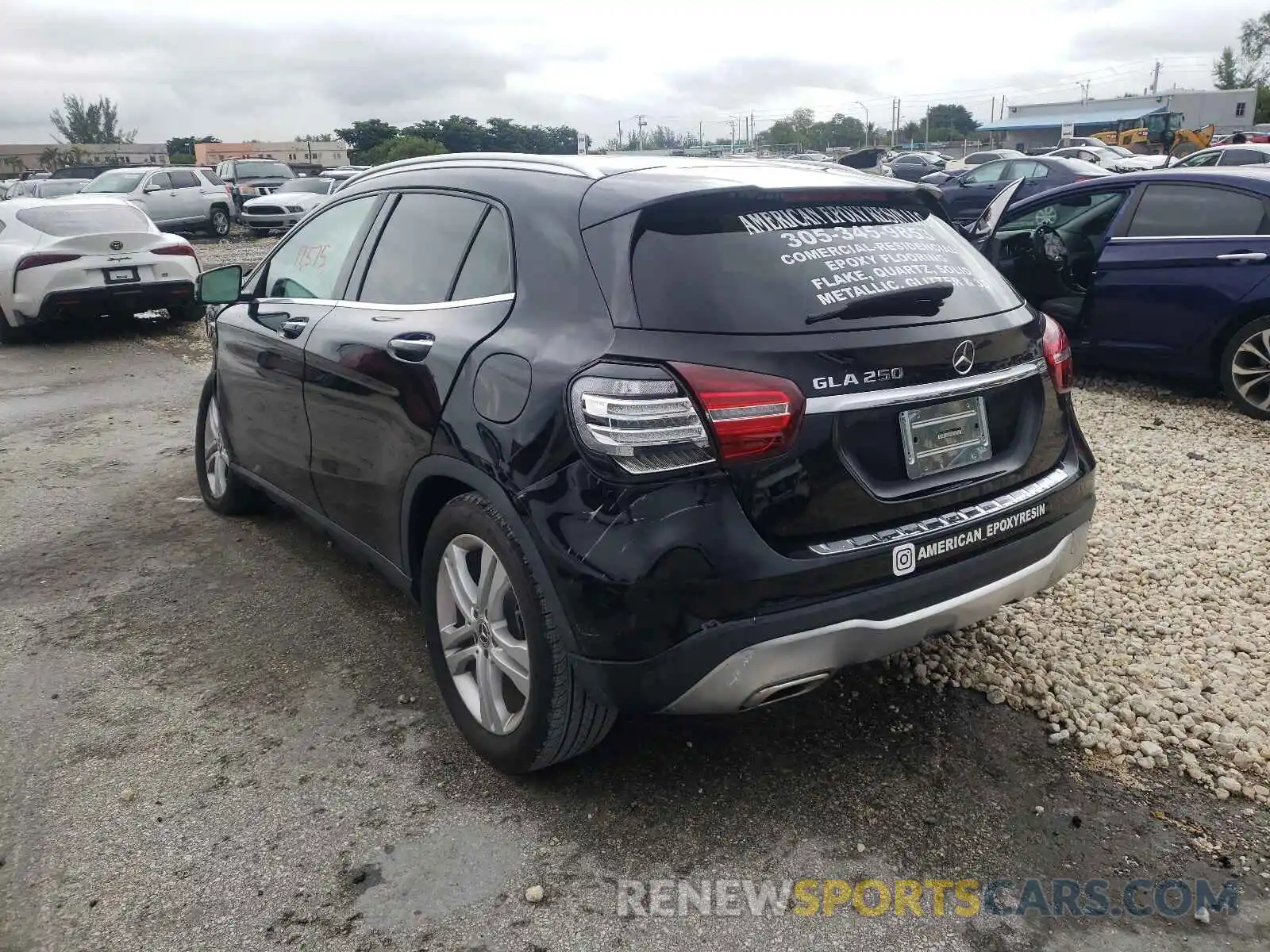 3 Photograph of a damaged car WDCTG4EB9LJ688406 MERCEDES-BENZ GLA-CLASS 2020