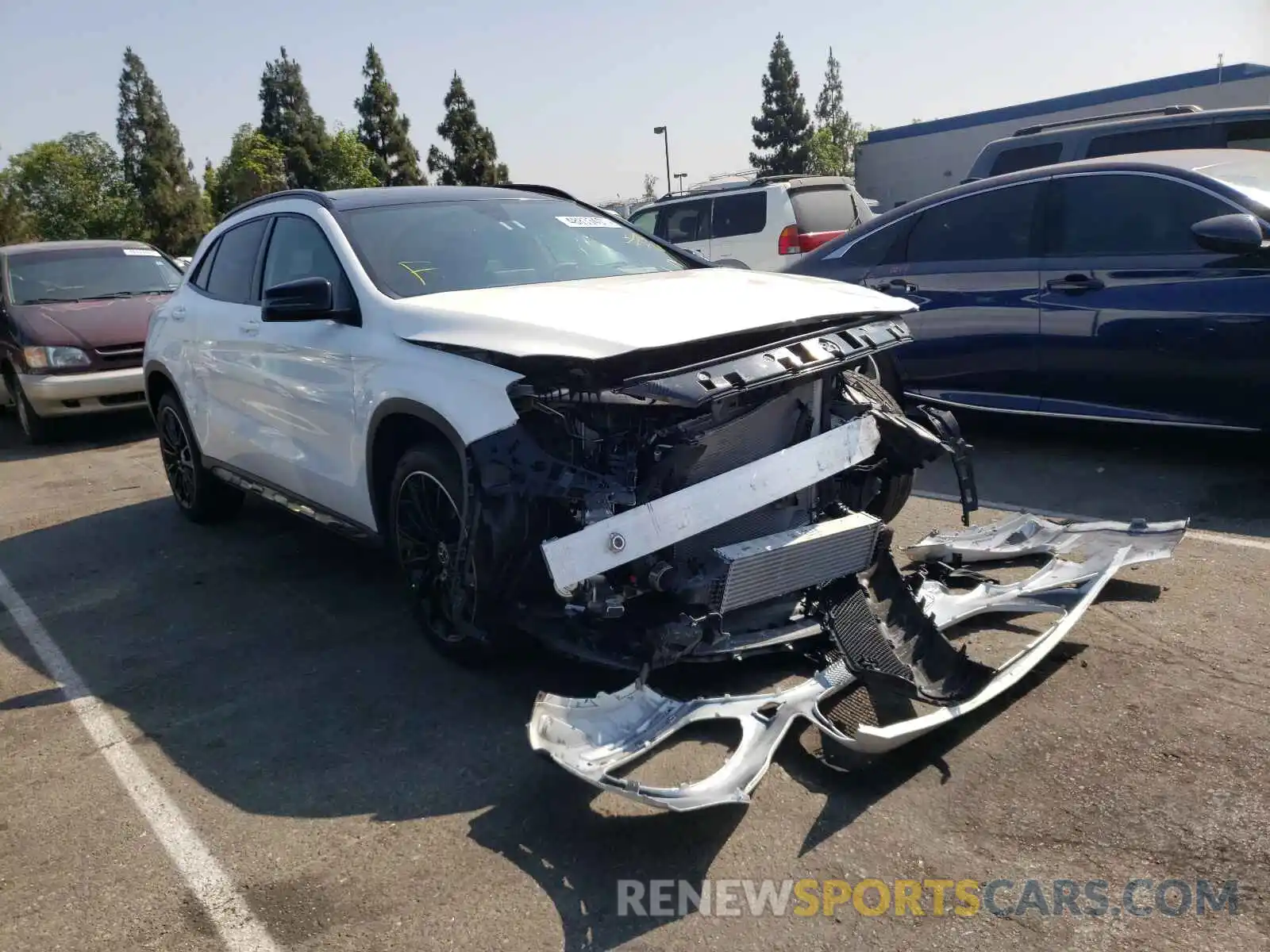 1 Photograph of a damaged car WDCTG4EBXLU022329 MERCEDES-BENZ GLA-CLASS 2020