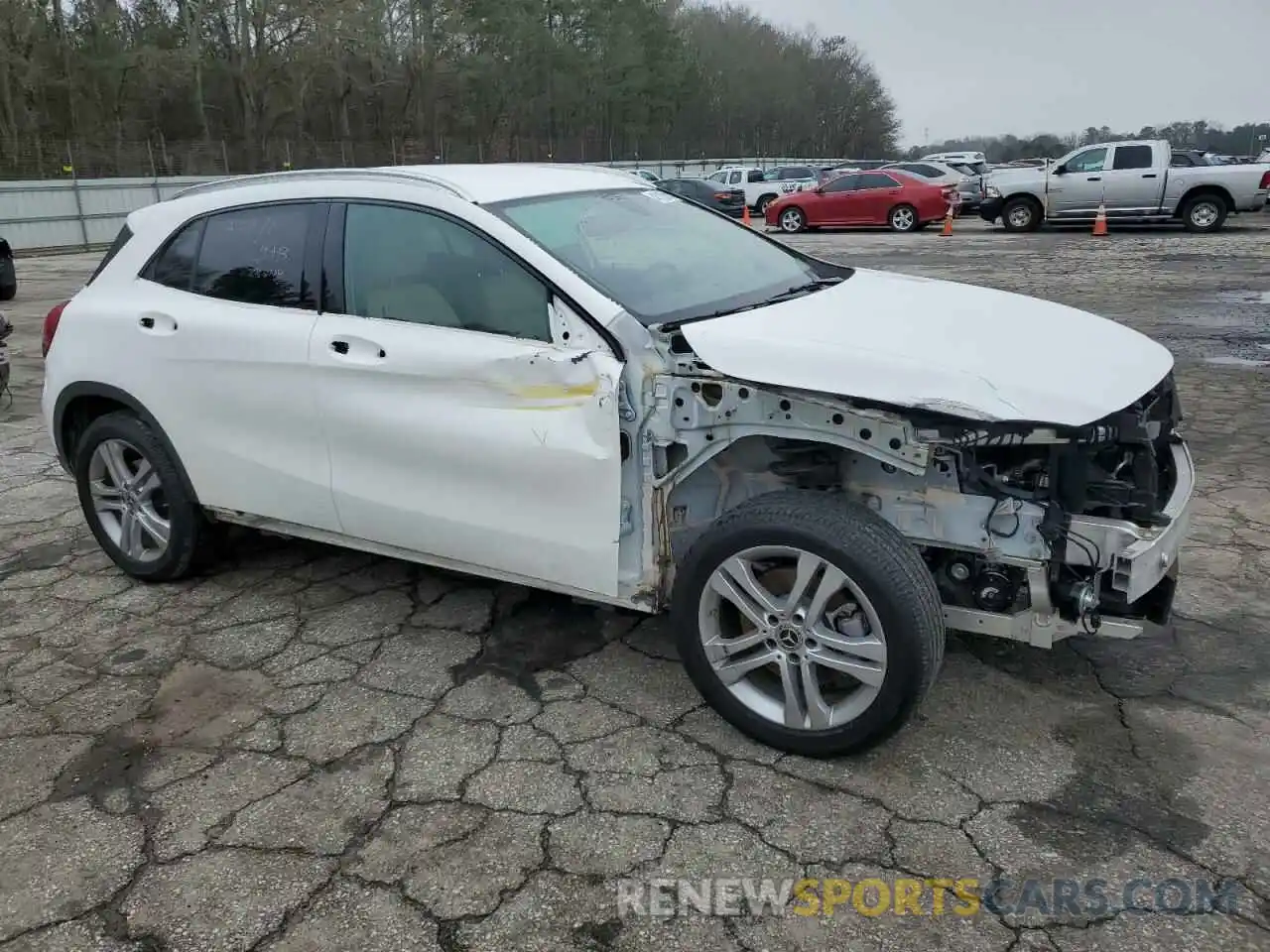 4 Photograph of a damaged car WDCTG4EBXLU024520 MERCEDES-BENZ GLA-CLASS 2020