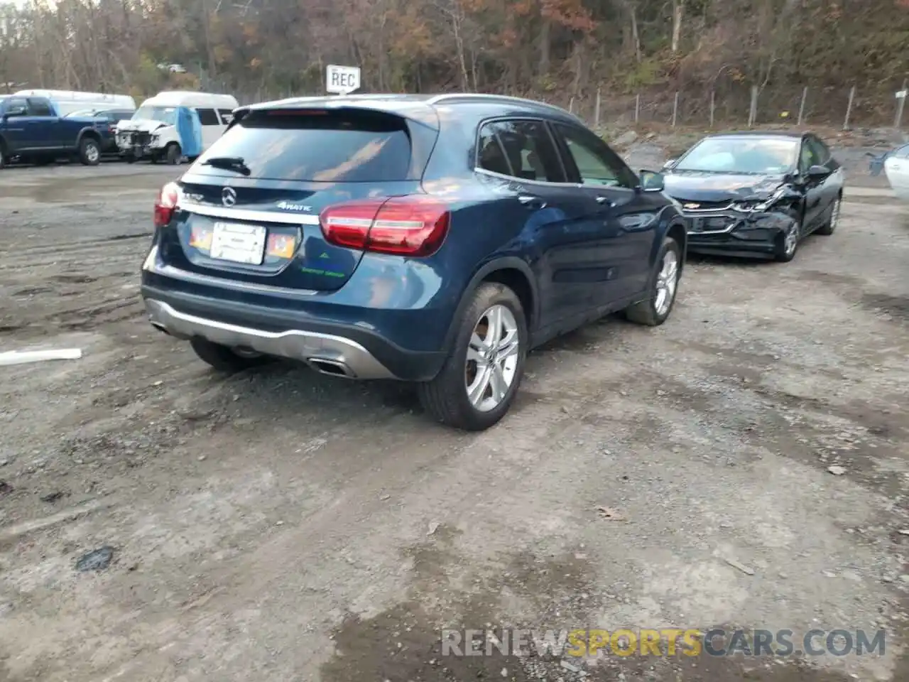 4 Photograph of a damaged car WDCTG4GB1LJ667885 MERCEDES-BENZ GLA-CLASS 2020