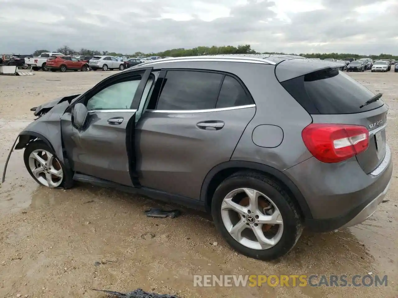 3 Photograph of a damaged car WDCTG4GB4LJ672658 MERCEDES-BENZ GLA-CLASS 2020