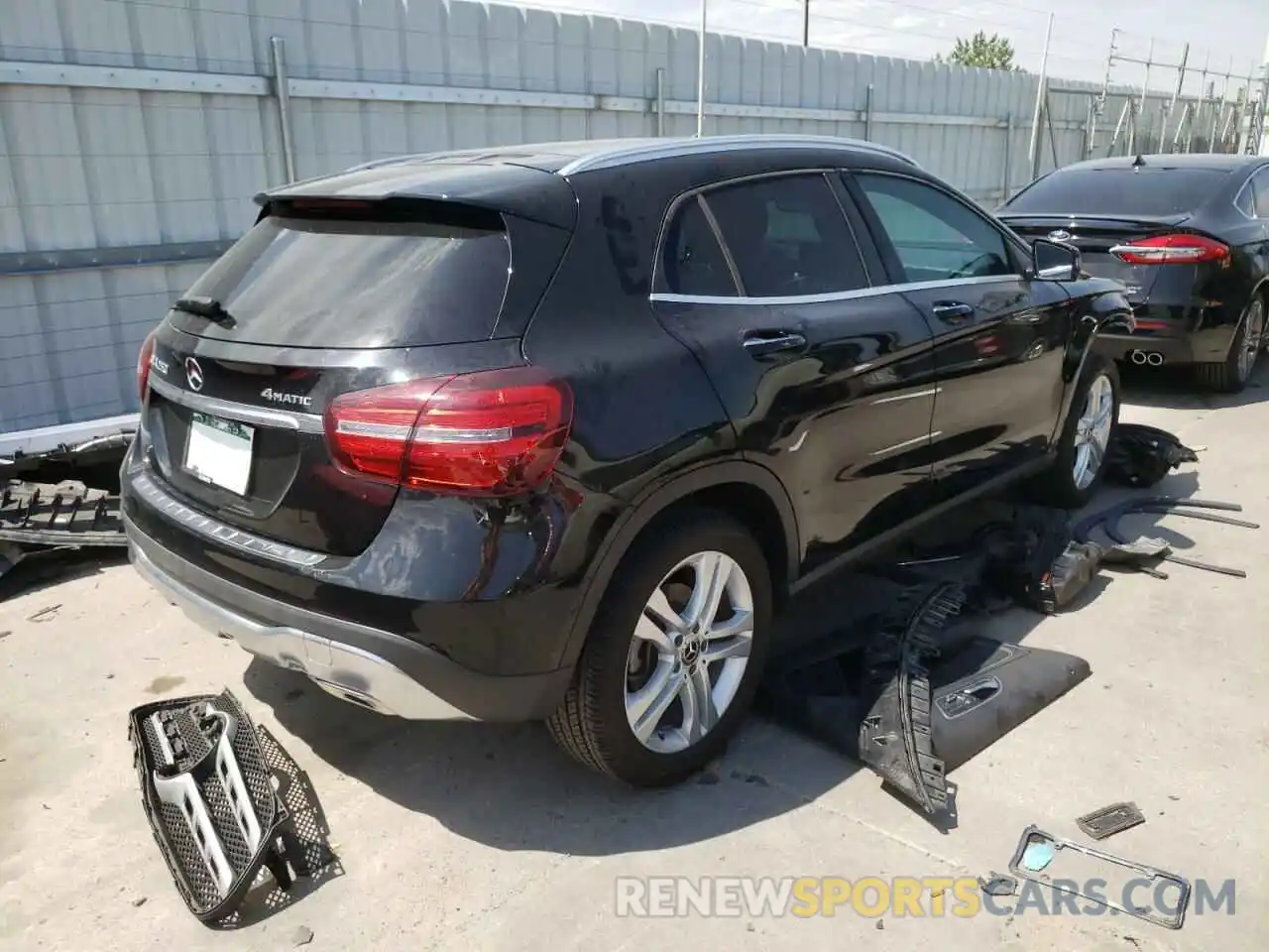 4 Photograph of a damaged car WDCTG4GB9LJ690279 MERCEDES-BENZ GLA-CLASS 2020