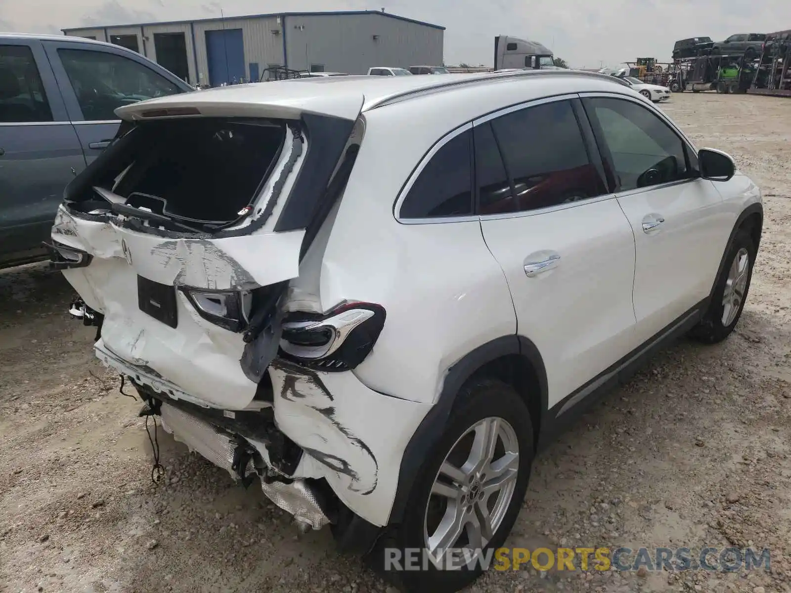 4 Photograph of a damaged car W1N4N4GB2MJ123602 MERCEDES-BENZ GLA-CLASS 2021