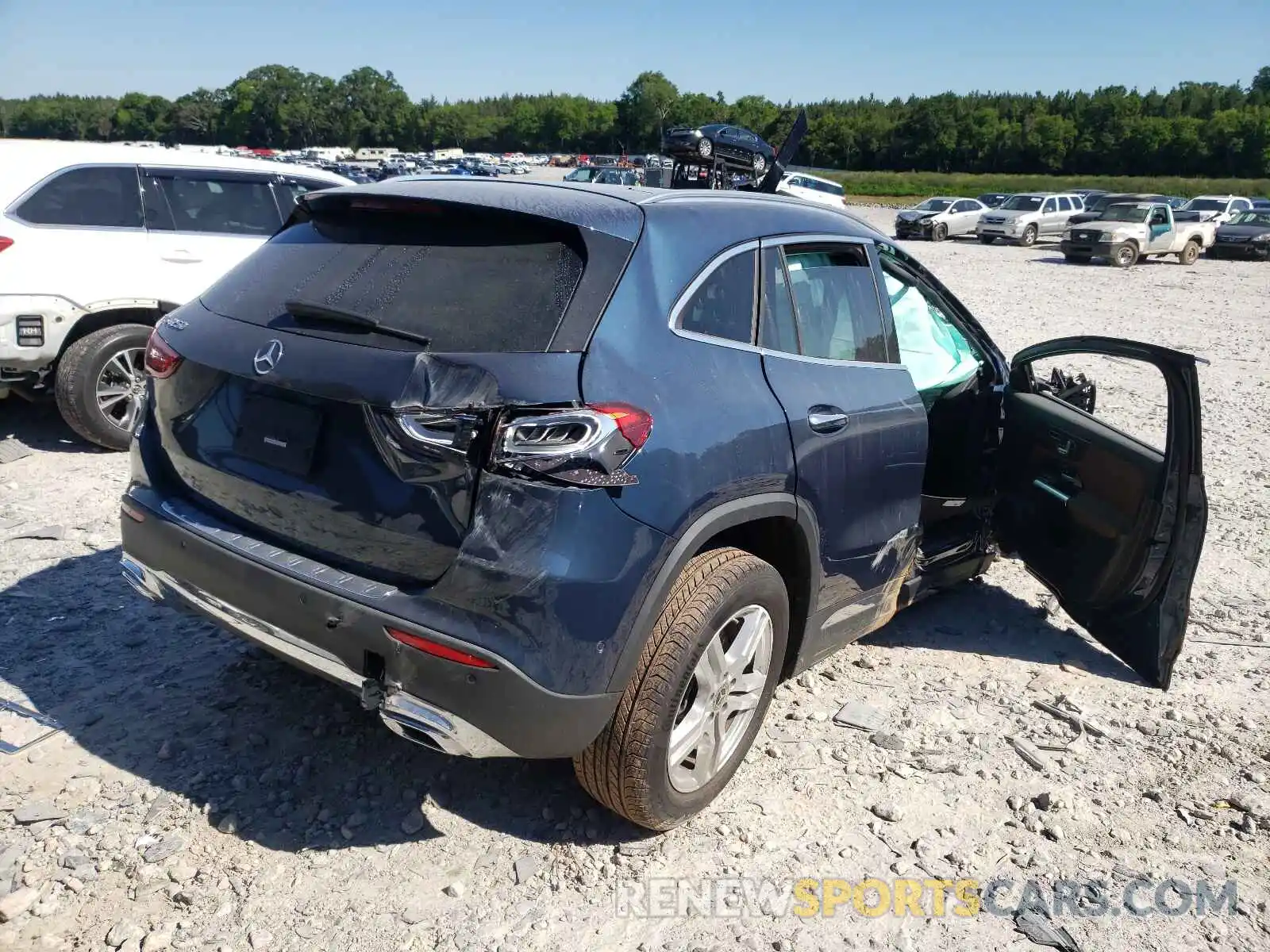 4 Photograph of a damaged car W1N4N4GB4MJ158870 MERCEDES-BENZ GLA-CLASS 2021