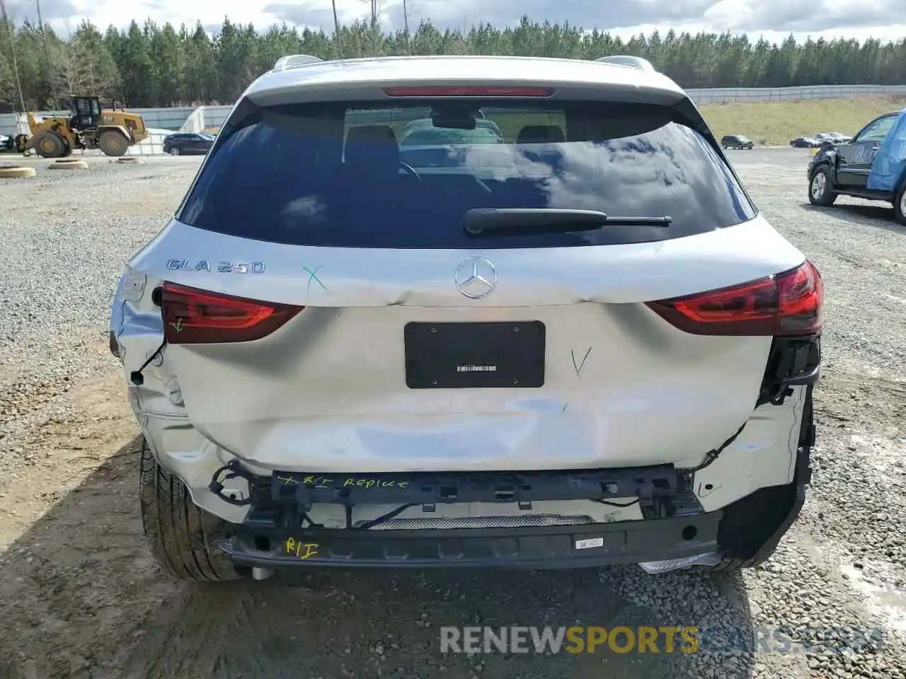 6 Photograph of a damaged car W1N4N4GB4MJ211910 MERCEDES-BENZ GLA-CLASS 2021