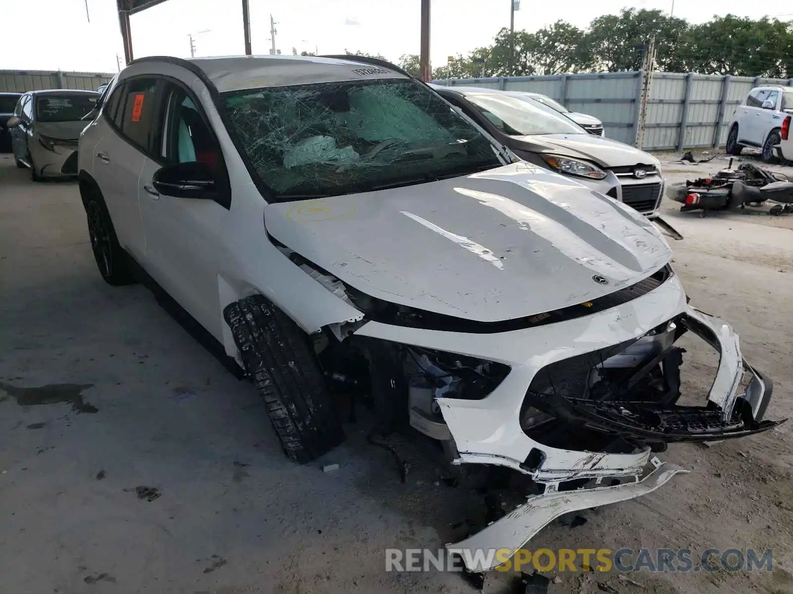 1 Photograph of a damaged car W1N4N4GB5MJ211463 MERCEDES-BENZ GLA-CLASS 2021