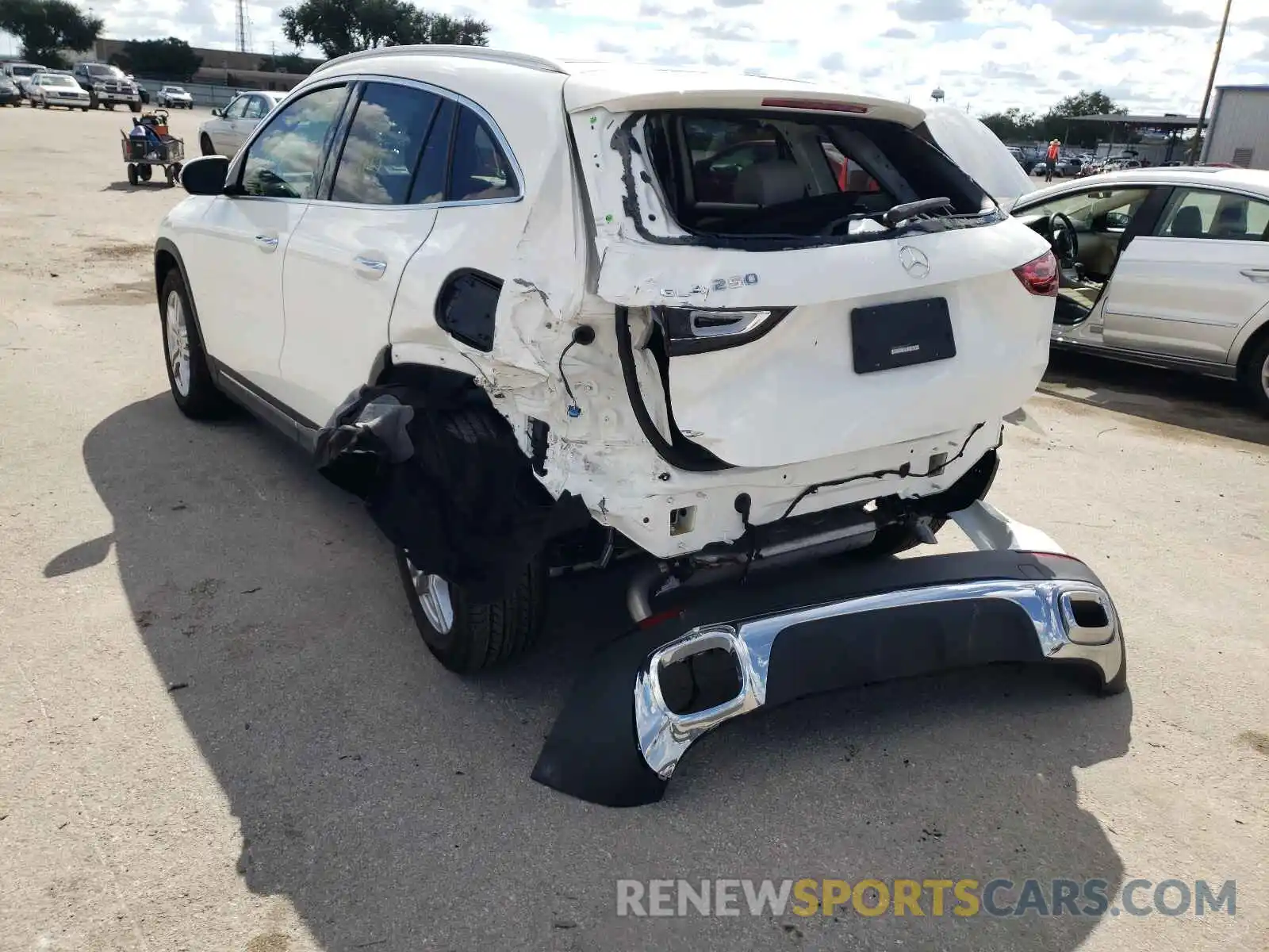 3 Photograph of a damaged car W1N4N4GB8MJ170553 MERCEDES-BENZ GLA-CLASS 2021