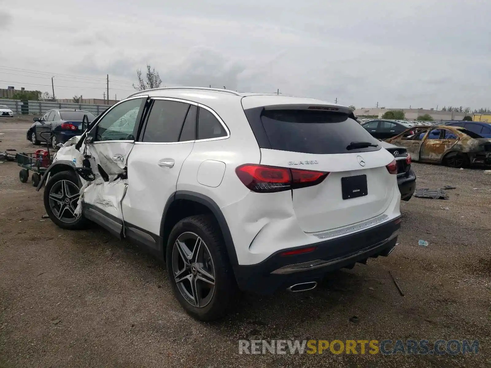 3 Photograph of a damaged car W1N4N4GB8MJ220738 MERCEDES-BENZ GLA-CLASS 2021