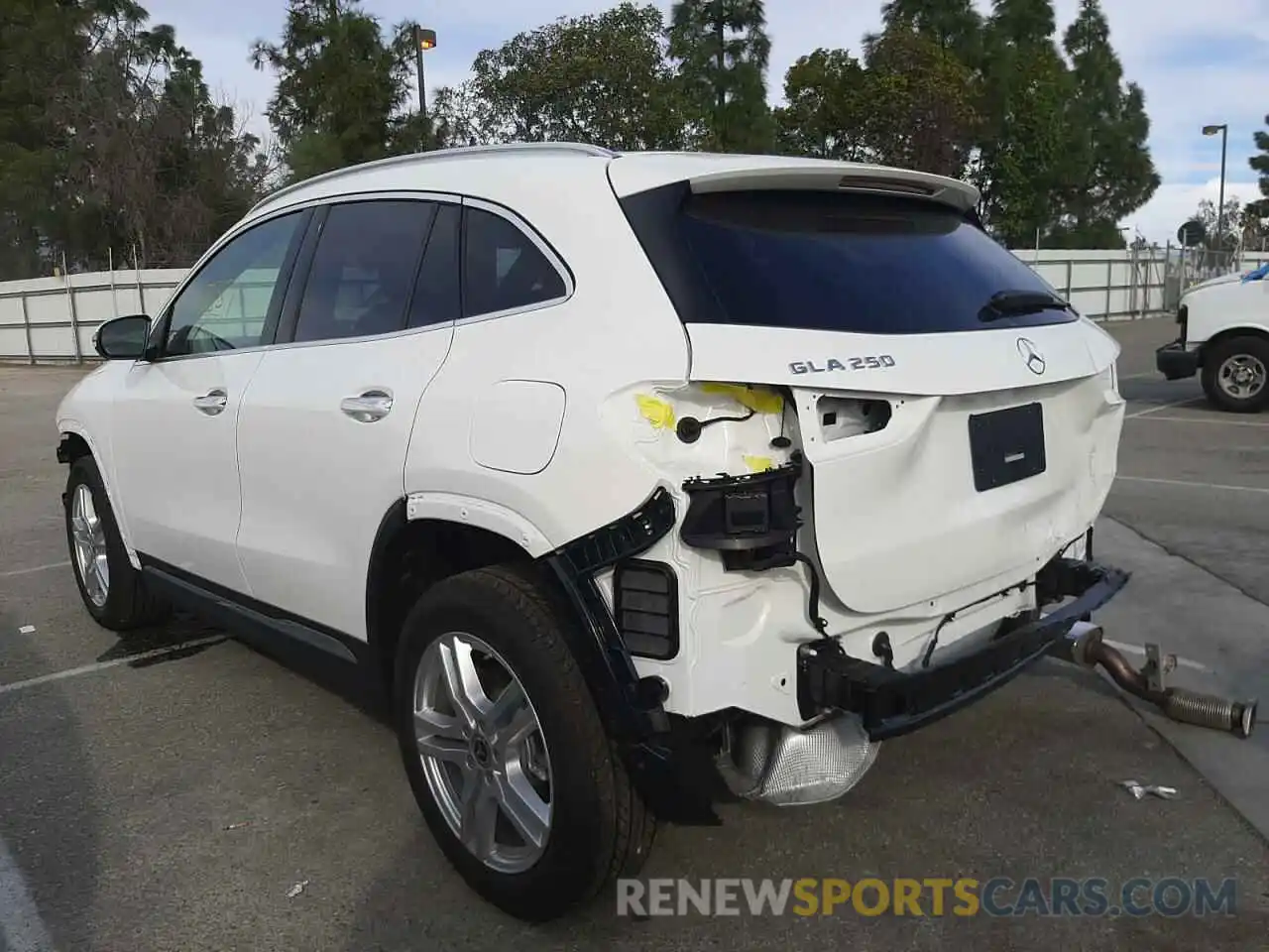 3 Photograph of a damaged car W1N4N4GB9MJ126576 MERCEDES-BENZ GLA-CLASS 2021