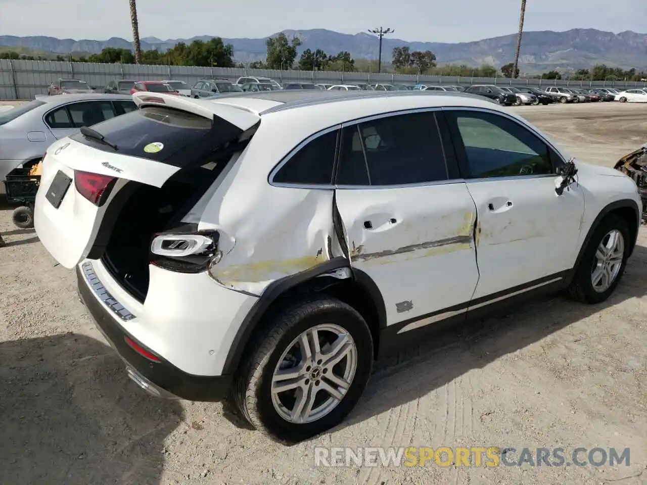 4 Photograph of a damaged car W1N4N4HB3MJ148832 MERCEDES-BENZ GLA-CLASS 2021