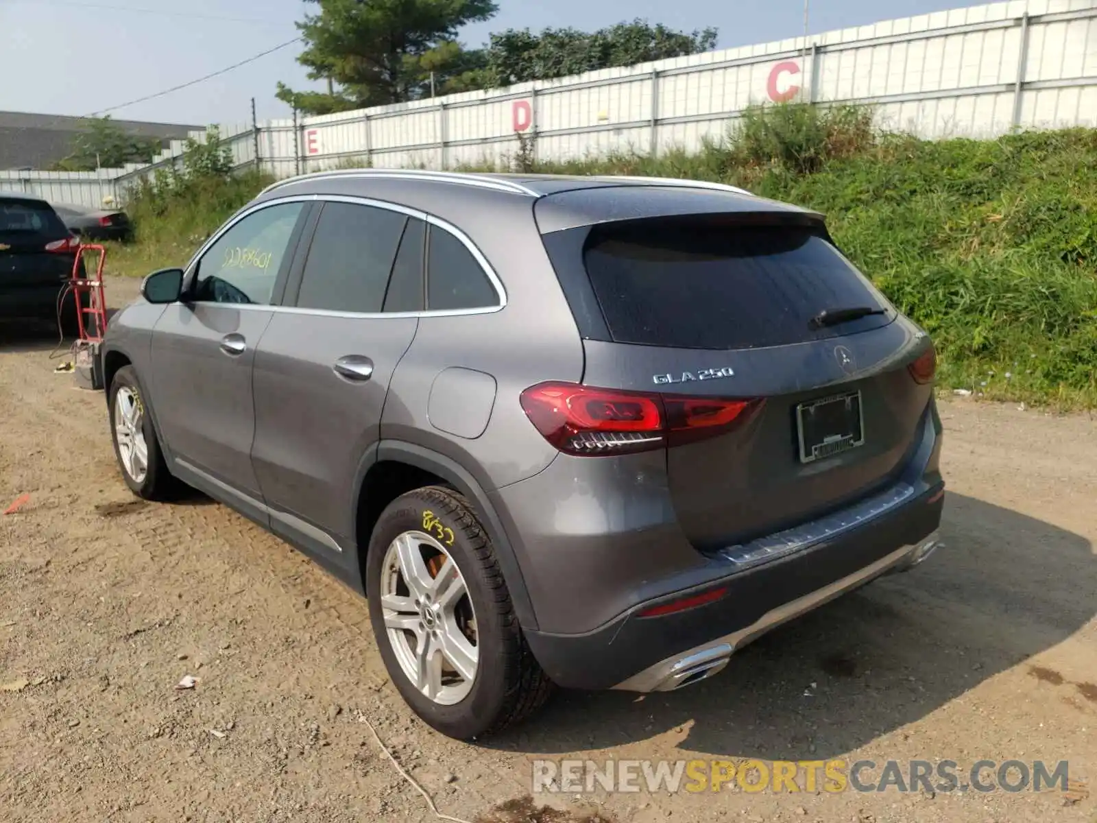 3 Photograph of a damaged car W1N4N4HB3MJ153125 MERCEDES-BENZ GLA-CLASS 2021