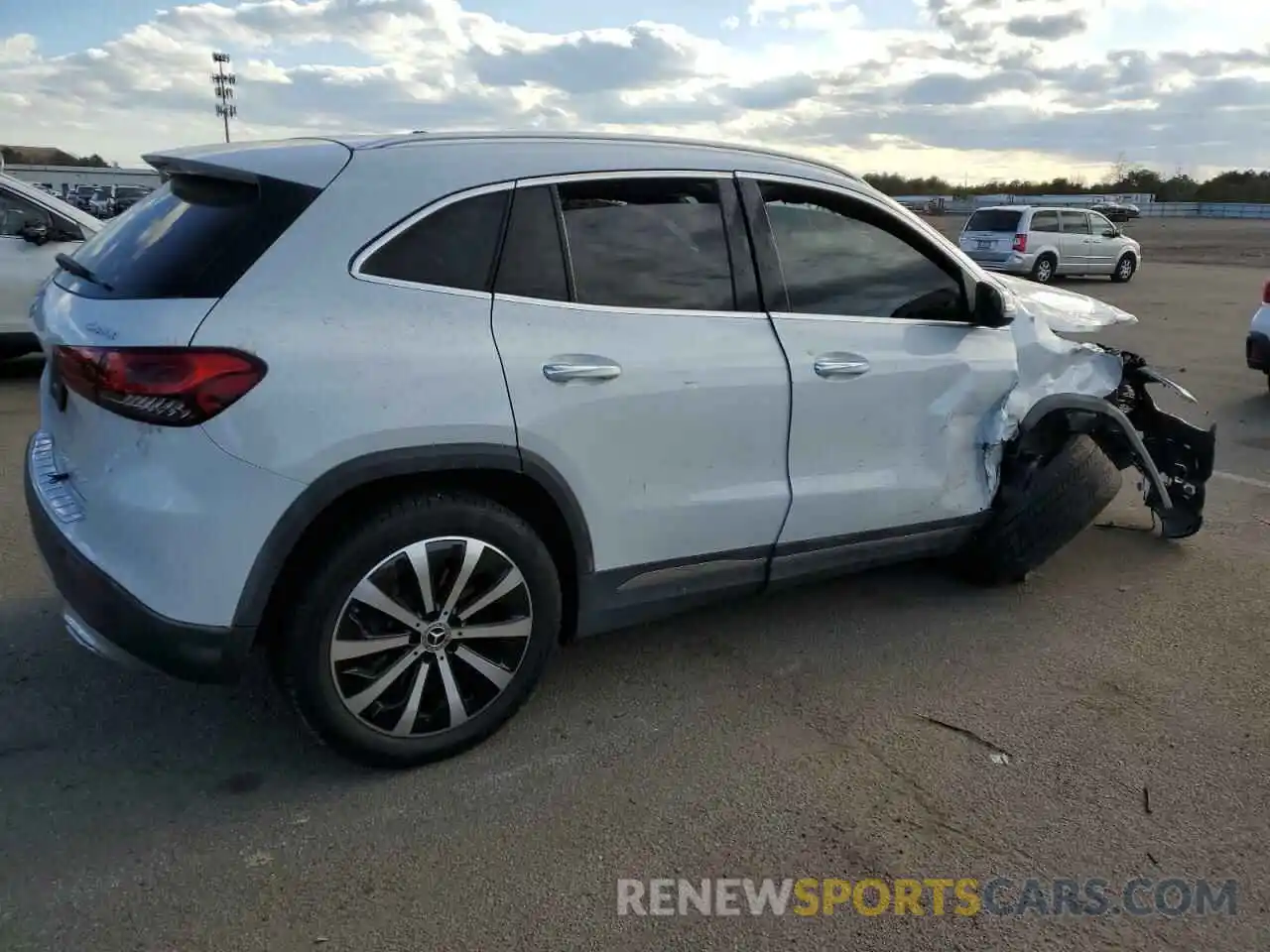 3 Photograph of a damaged car W1N4N4HB3MJ200122 MERCEDES-BENZ GLA-CLASS 2021