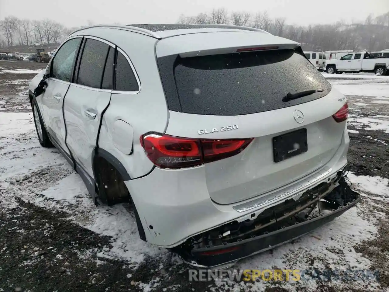 3 Photograph of a damaged car W1N4N4HB8MJ174696 MERCEDES-BENZ GLA-CLASS 2021