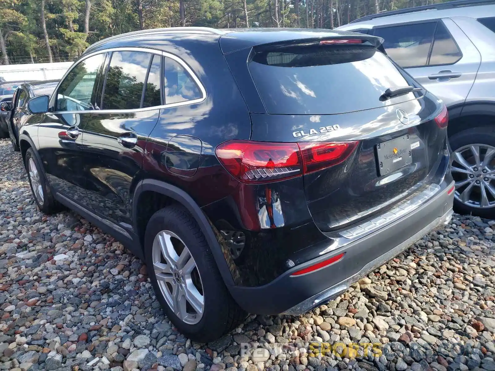 3 Photograph of a damaged car W1N4N4HB9MJ171306 MERCEDES-BENZ GLA-CLASS 2021