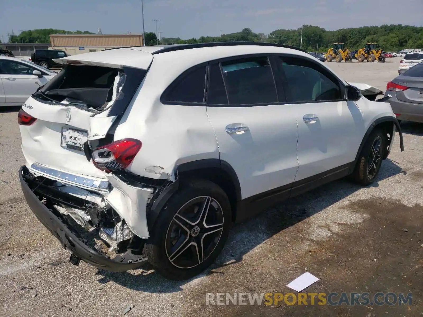 4 Photograph of a damaged car W1N4N4HB9MJ269154 MERCEDES-BENZ GLA-CLASS 2021