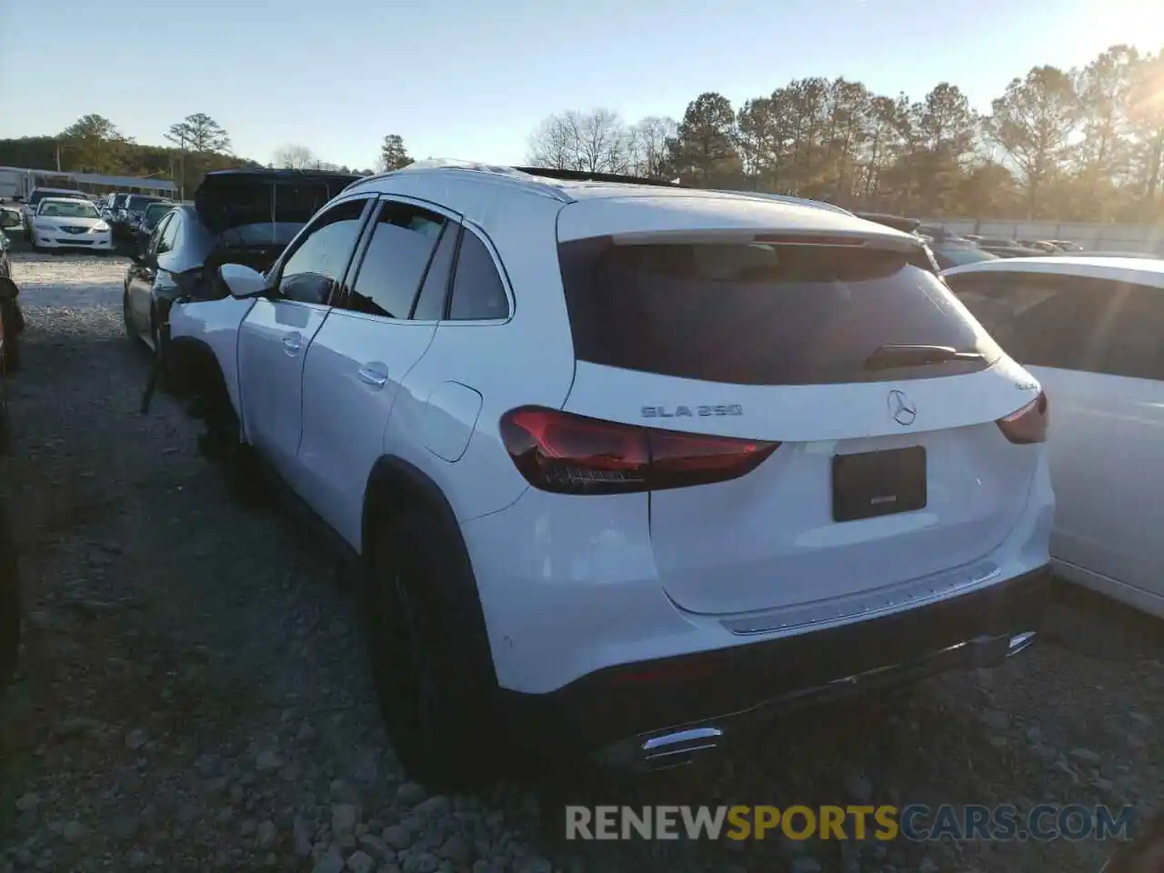 3 Photograph of a damaged car W1N4N4HBXMJ164476 MERCEDES-BENZ GLA-CLASS 2021