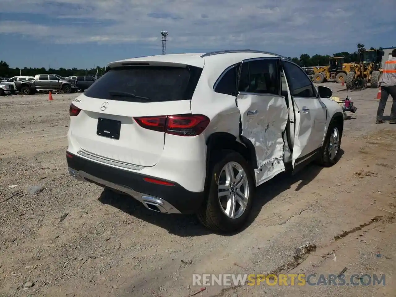 4 Photograph of a damaged car W1N4N4GB1NJ400712 MERCEDES-BENZ GLA-CLASS 2022