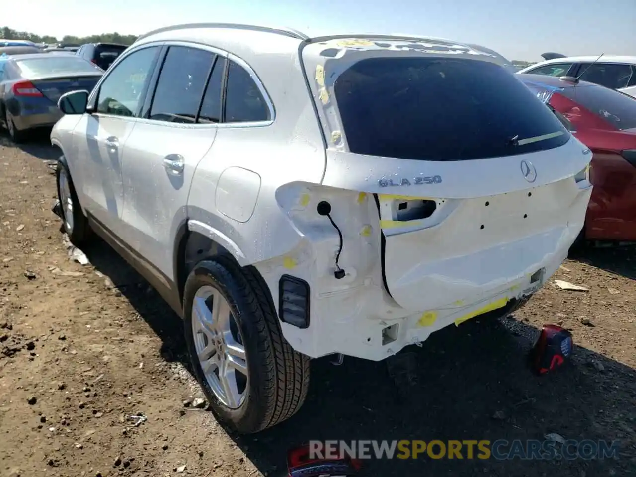 3 Photograph of a damaged car W1N4N4HB2NJ324934 MERCEDES-BENZ GLA-CLASS 2022