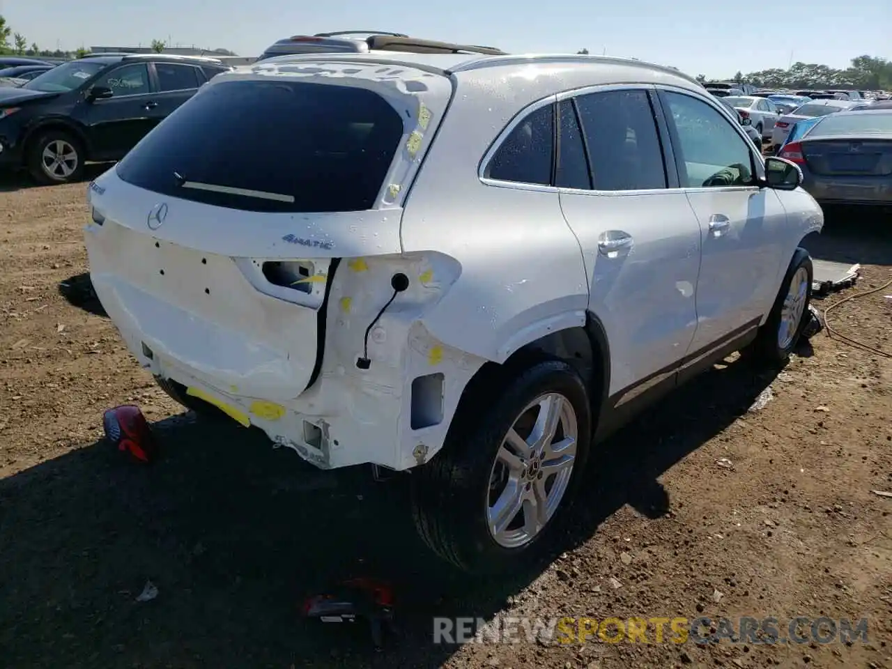 4 Photograph of a damaged car W1N4N4HB2NJ324934 MERCEDES-BENZ GLA-CLASS 2022