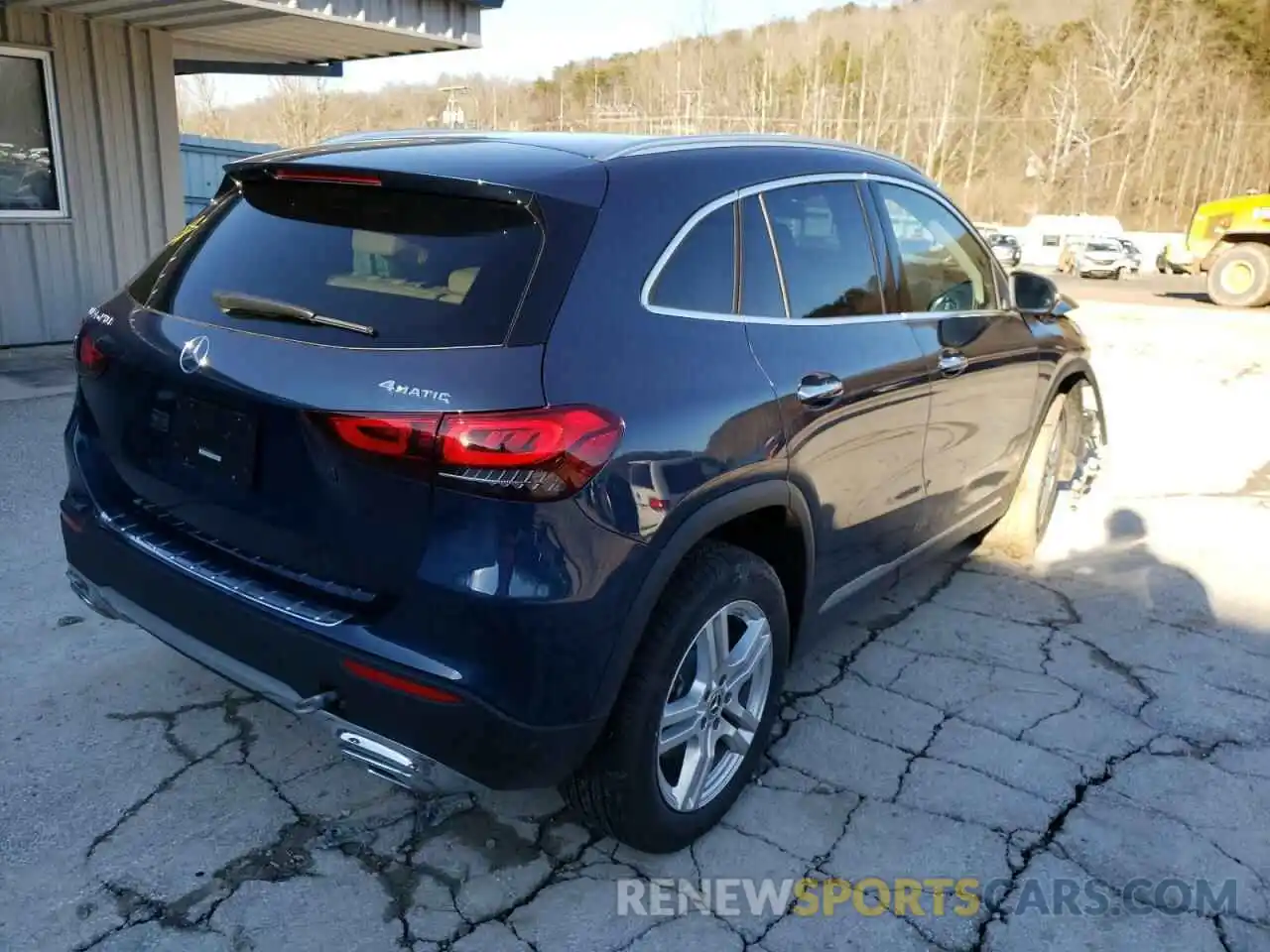 4 Photograph of a damaged car W1N4N4HBXNJ335633 MERCEDES-BENZ GLA-CLASS 2022