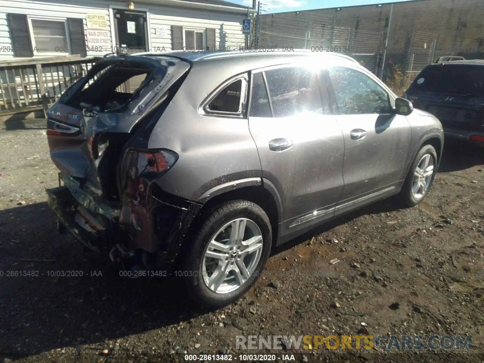 4 Photograph of a damaged car W1N4N4HB9MJ150441 MERCEDES-BENZ GLA250 2021