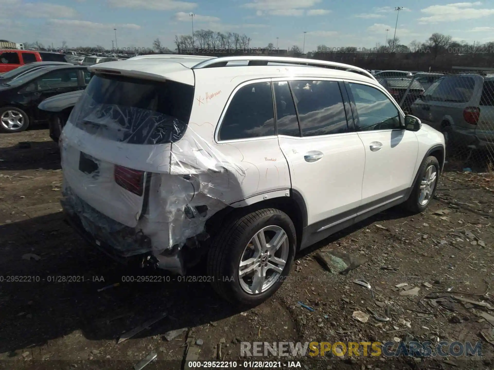 4 Photograph of a damaged car W1N4M4GB0LW058172 MERCEDES-BENZ GLB 2020