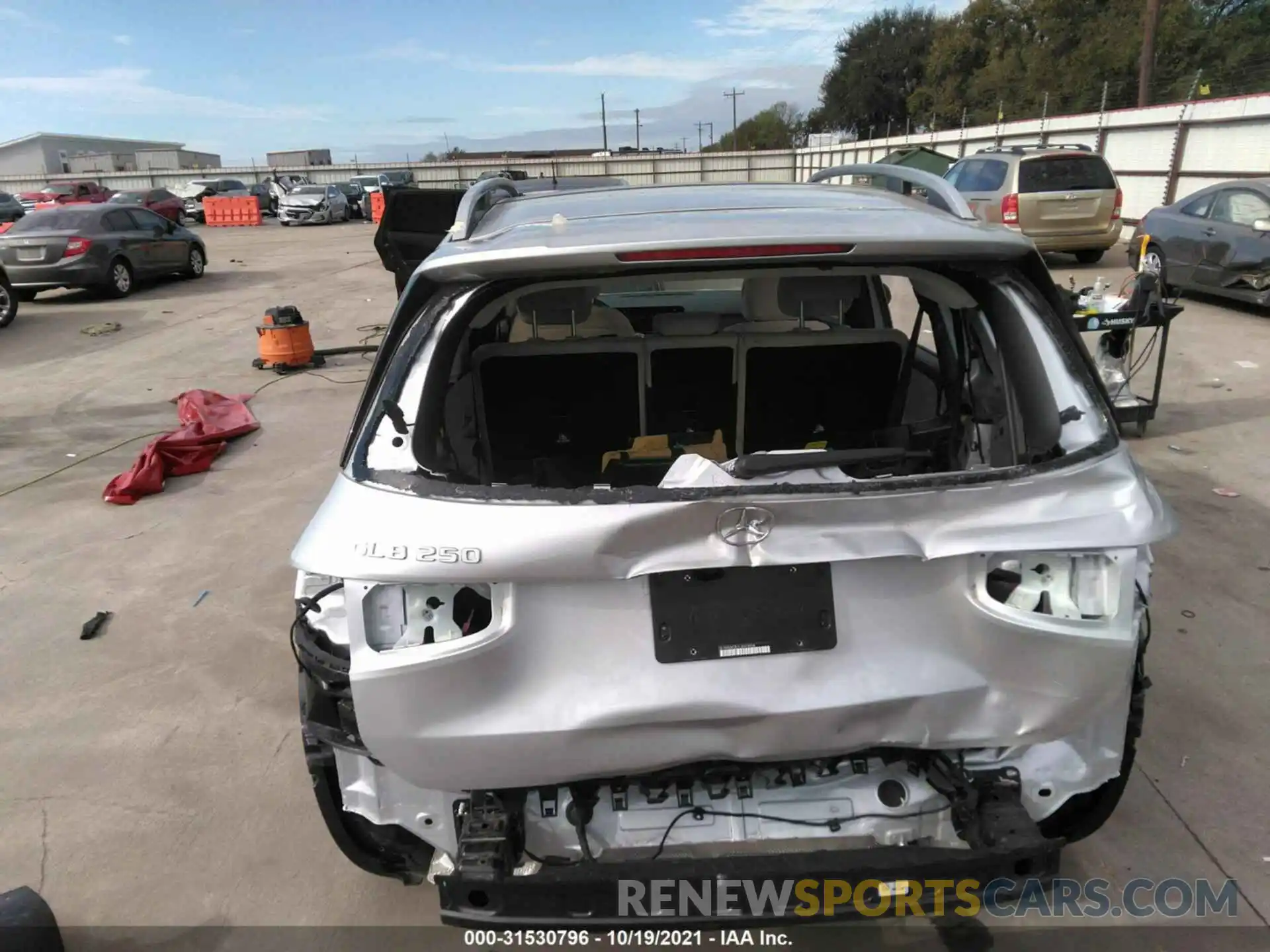 6 Photograph of a damaged car W1N4M4GB1LW024838 MERCEDES-BENZ GLB 2020