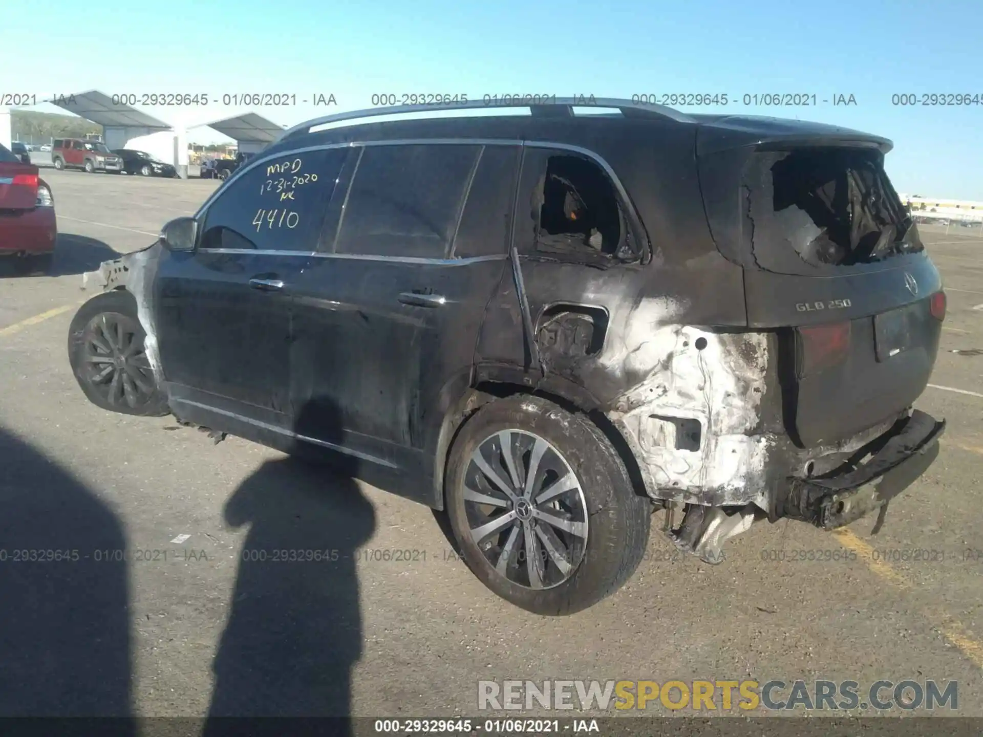 3 Photograph of a damaged car W1N4M4GB2LW034410 MERCEDES-BENZ GLB 2020