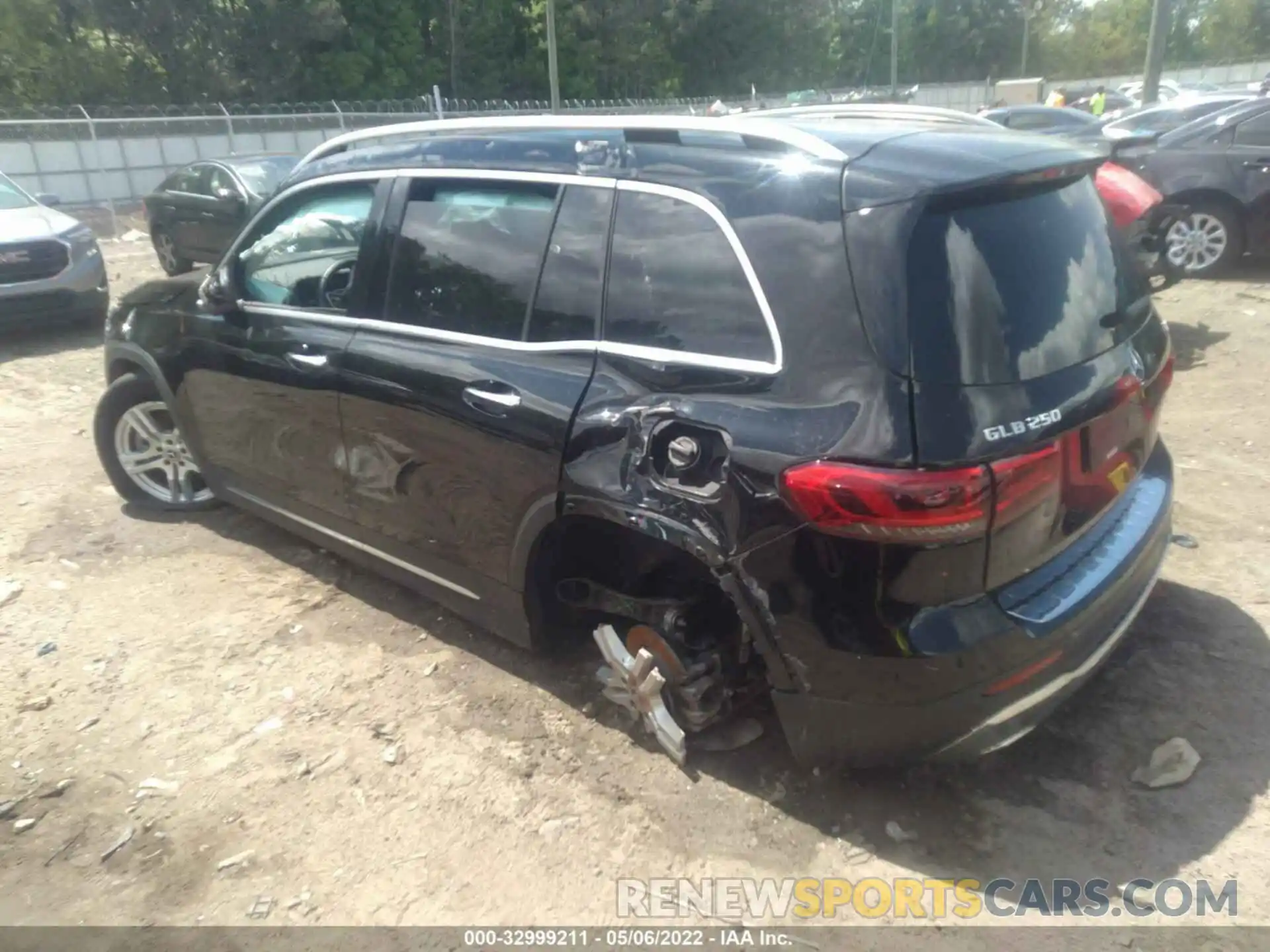 3 Photograph of a damaged car W1N4M4HB0LW037627 MERCEDES-BENZ GLB 2020