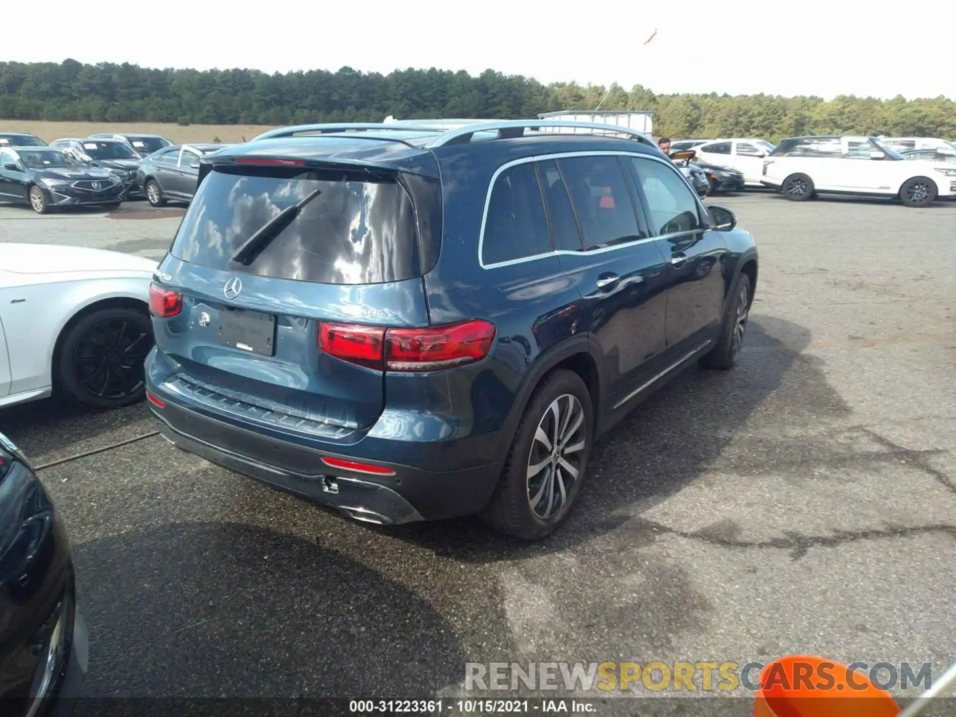 4 Photograph of a damaged car W1N4M4HB0LW056338 MERCEDES-BENZ GLB 2020