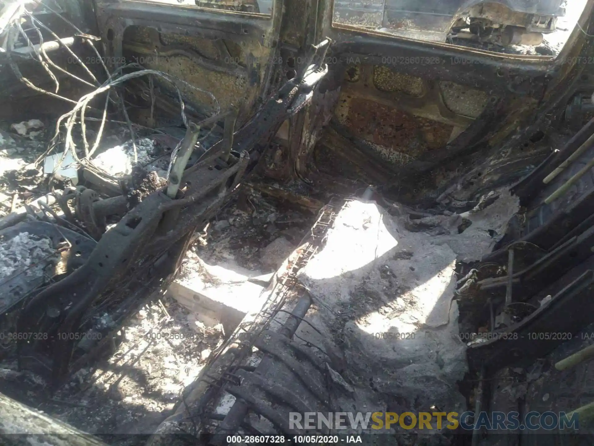 8 Photograph of a damaged car W1N4M4HB1LW023977 MERCEDES-BENZ GLB 2020