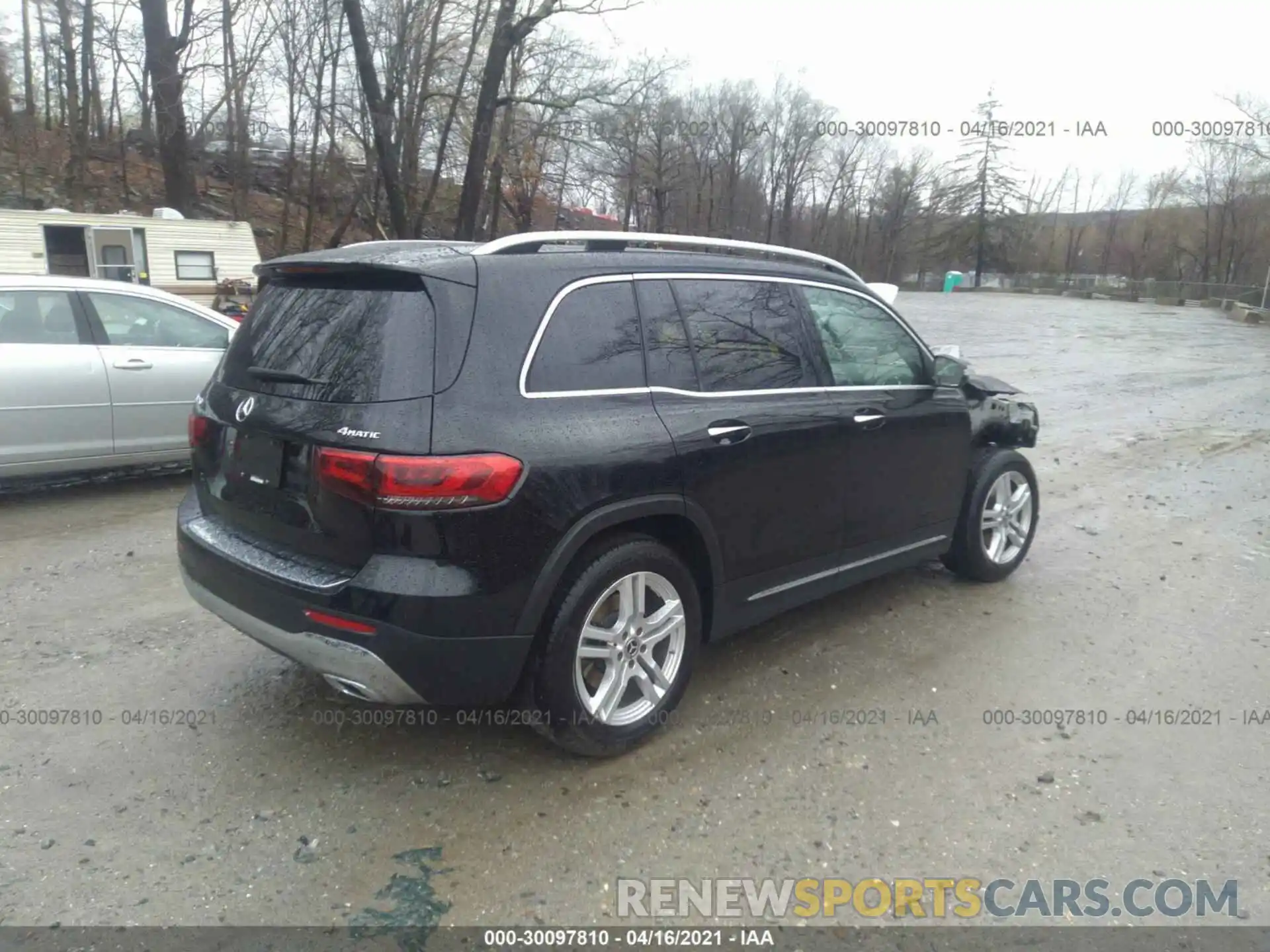 4 Photograph of a damaged car W1N4M4HB1LW031013 MERCEDES-BENZ GLB 2020