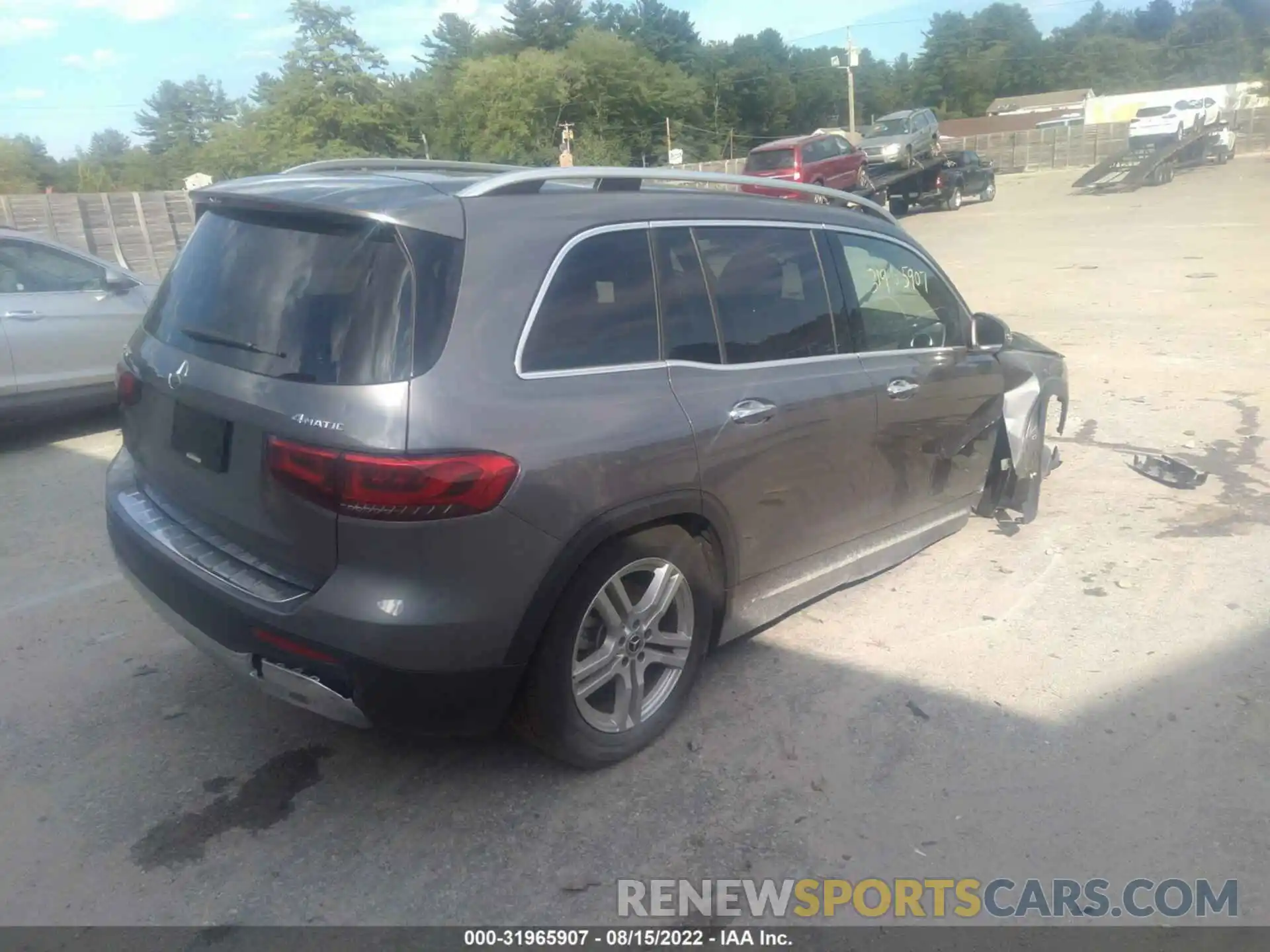 4 Photograph of a damaged car W1N4M4HB1LW032002 MERCEDES-BENZ GLB 2020