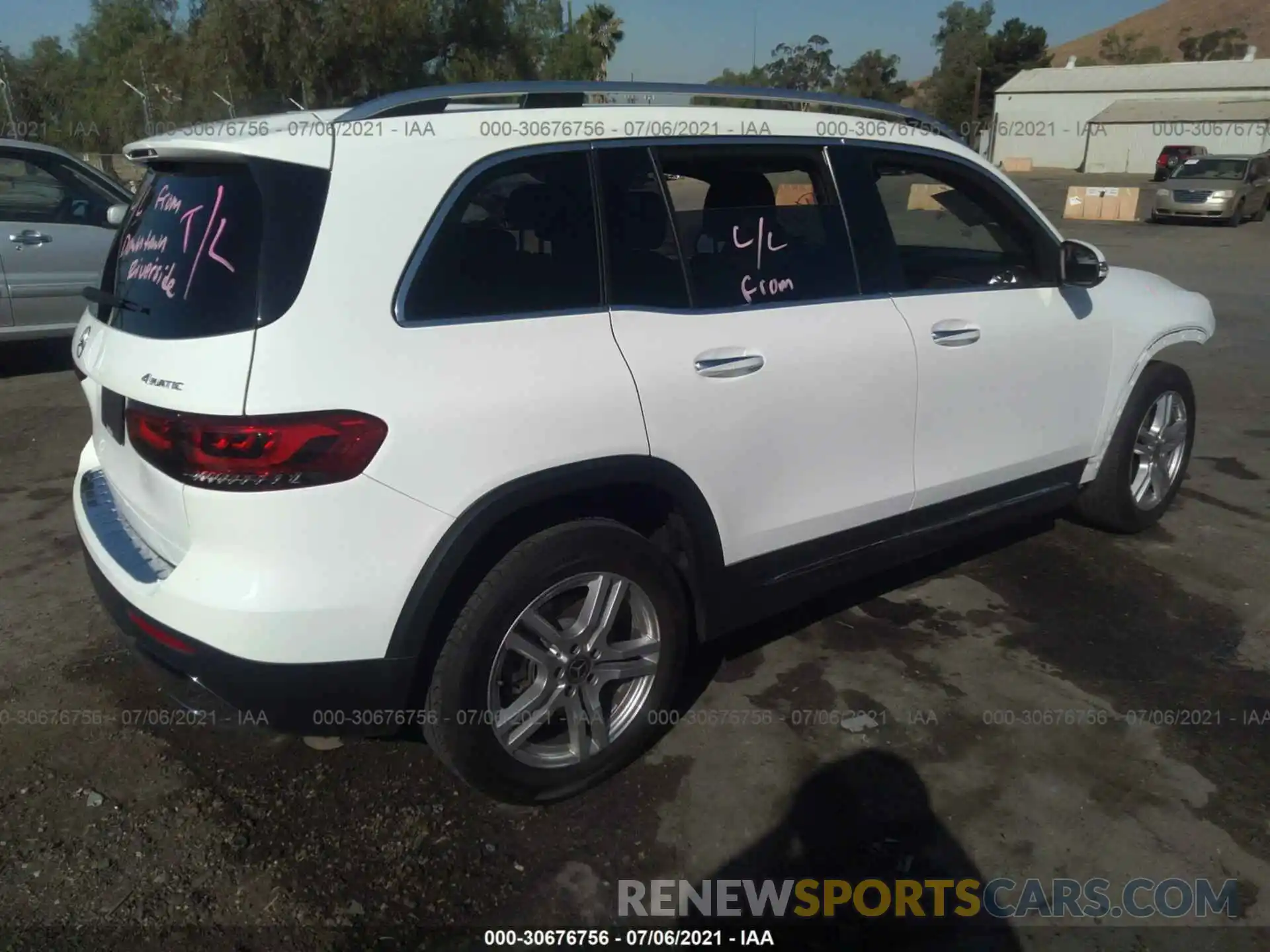 4 Photograph of a damaged car W1N4M4HB6LW042895 MERCEDES-BENZ GLB 2020