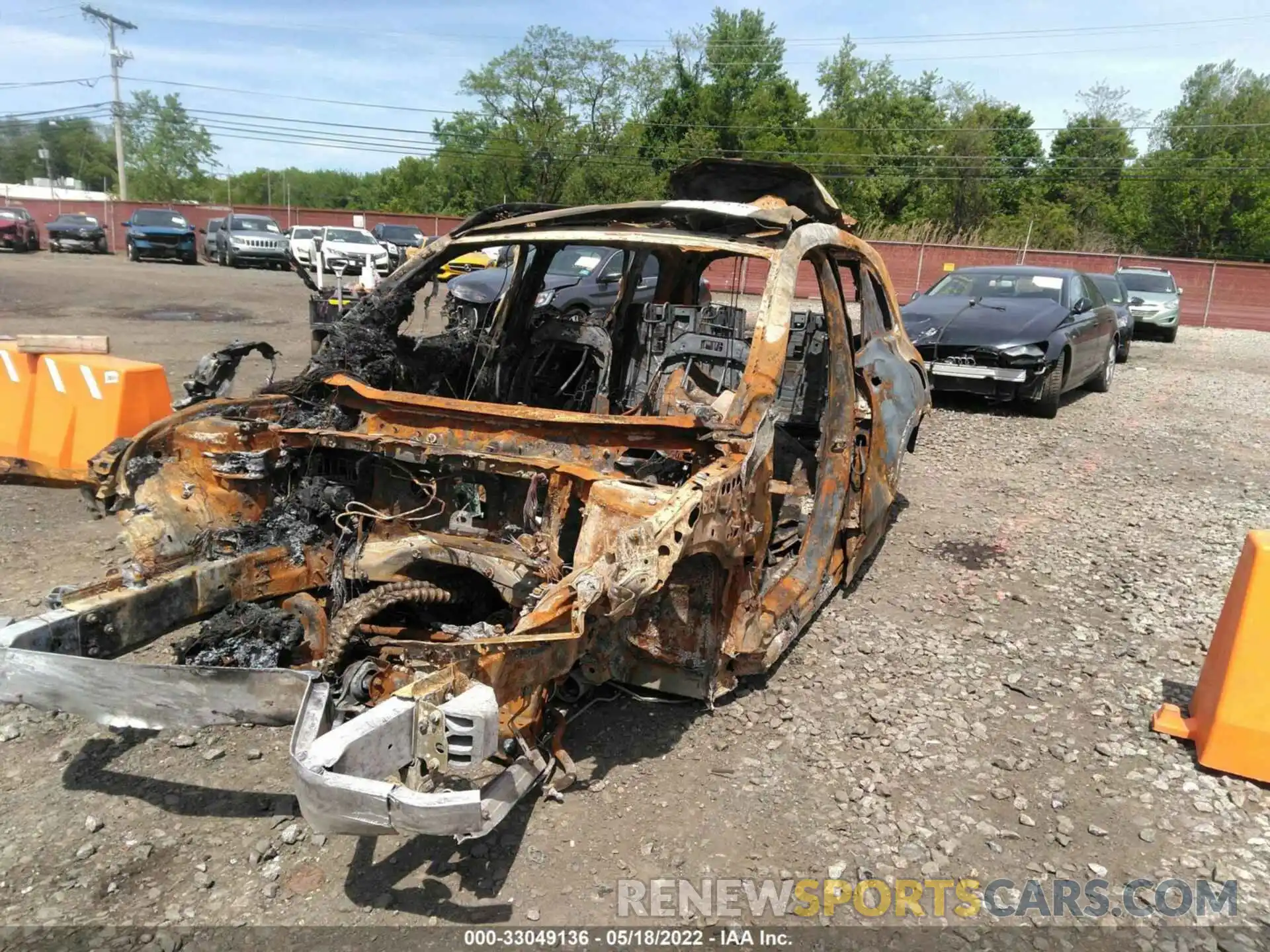 2 Photograph of a damaged car W1N4M4HBXLW032287 MERCEDES-BENZ GLB 2020