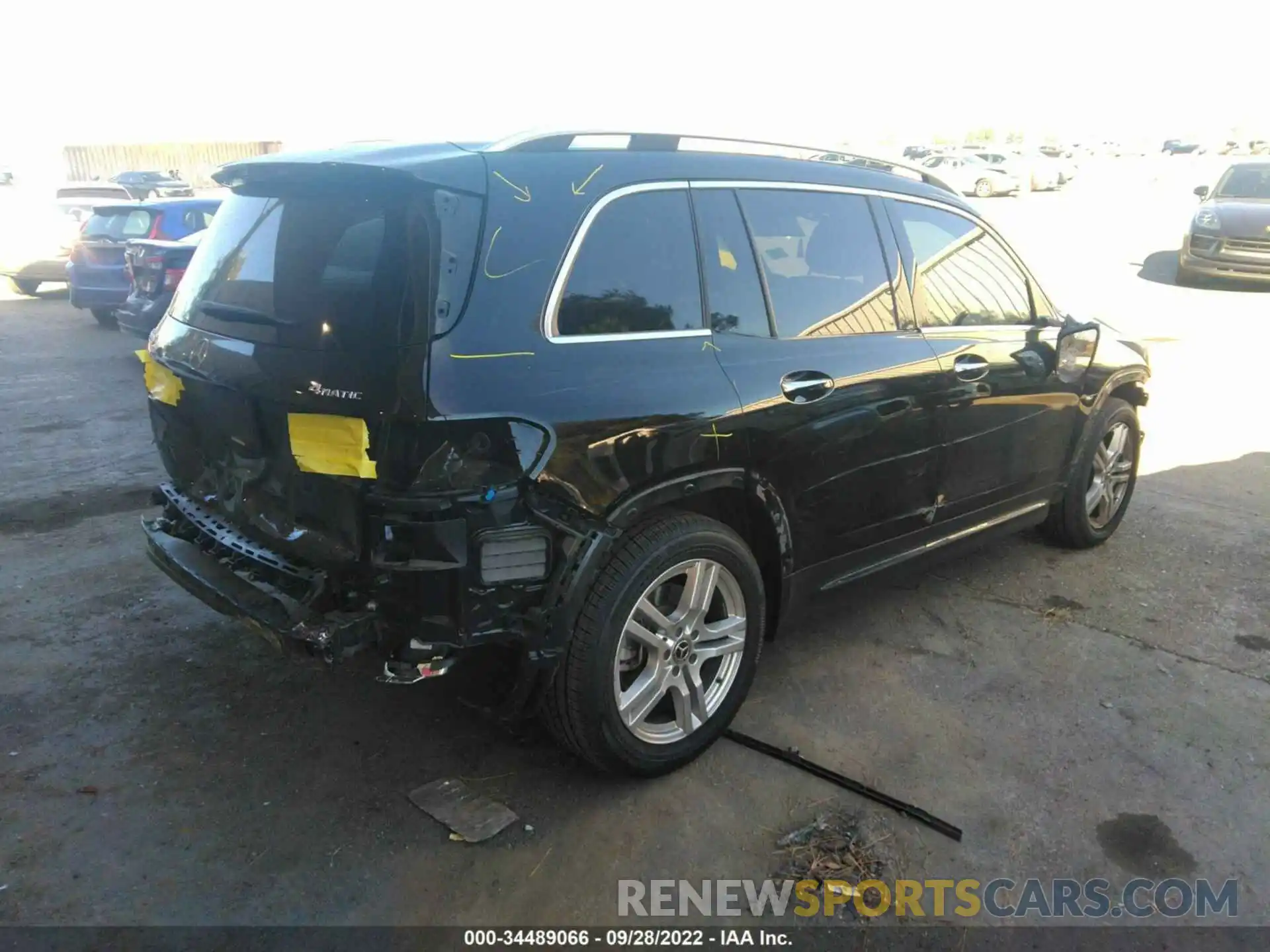 4 Photograph of a damaged car W1N4M4HBXLW042446 MERCEDES-BENZ GLB 2020