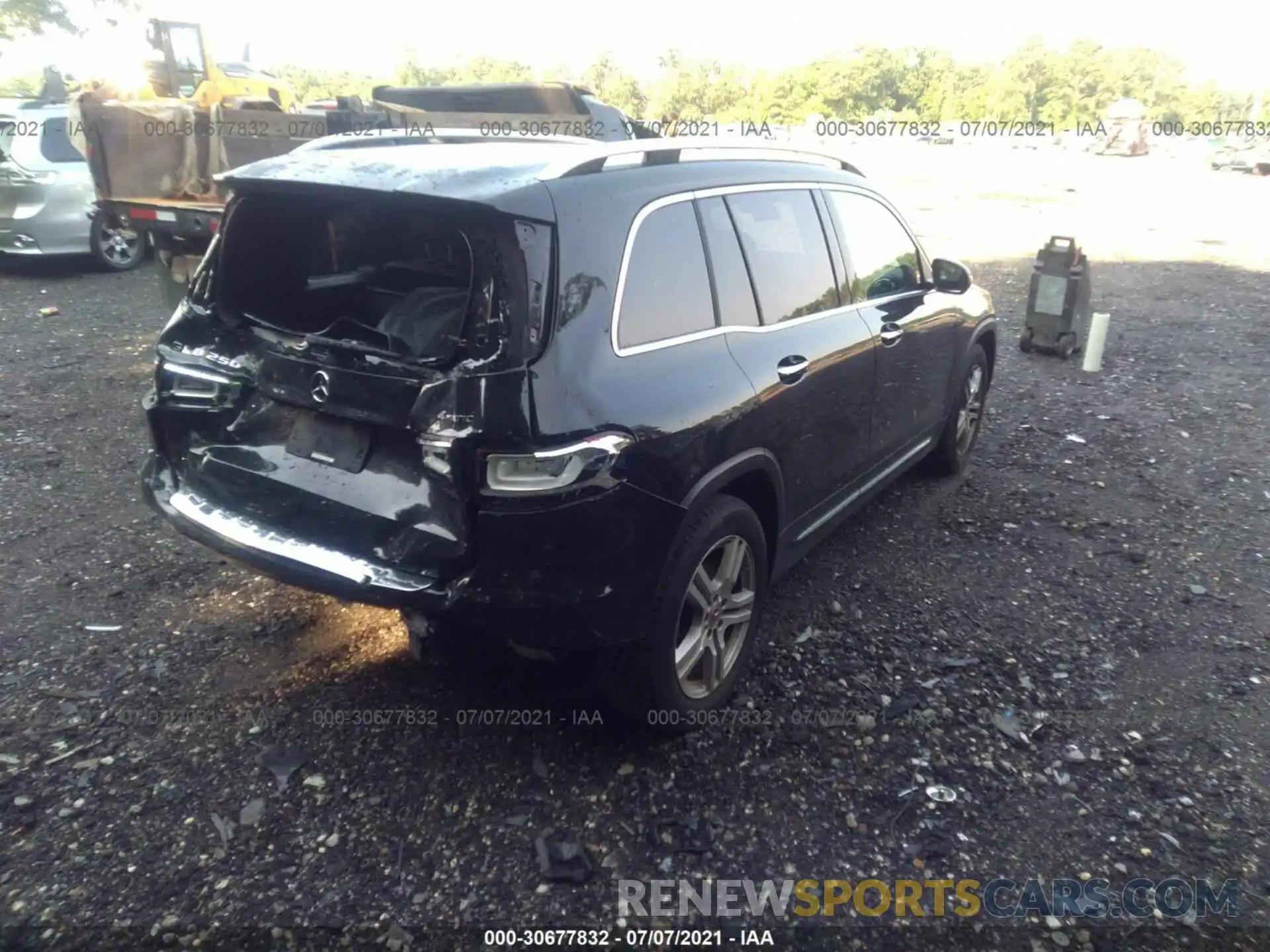 4 Photograph of a damaged car WDC4M4HB1LW003083 MERCEDES-BENZ GLB 2020