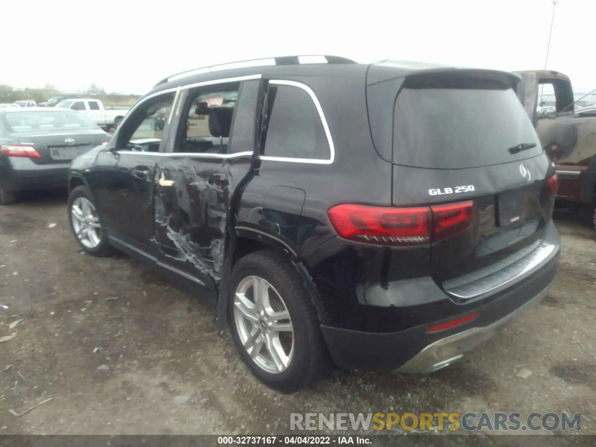 3 Photograph of a damaged car WDC4M4HB4LW005670 MERCEDES-BENZ GLB 2020