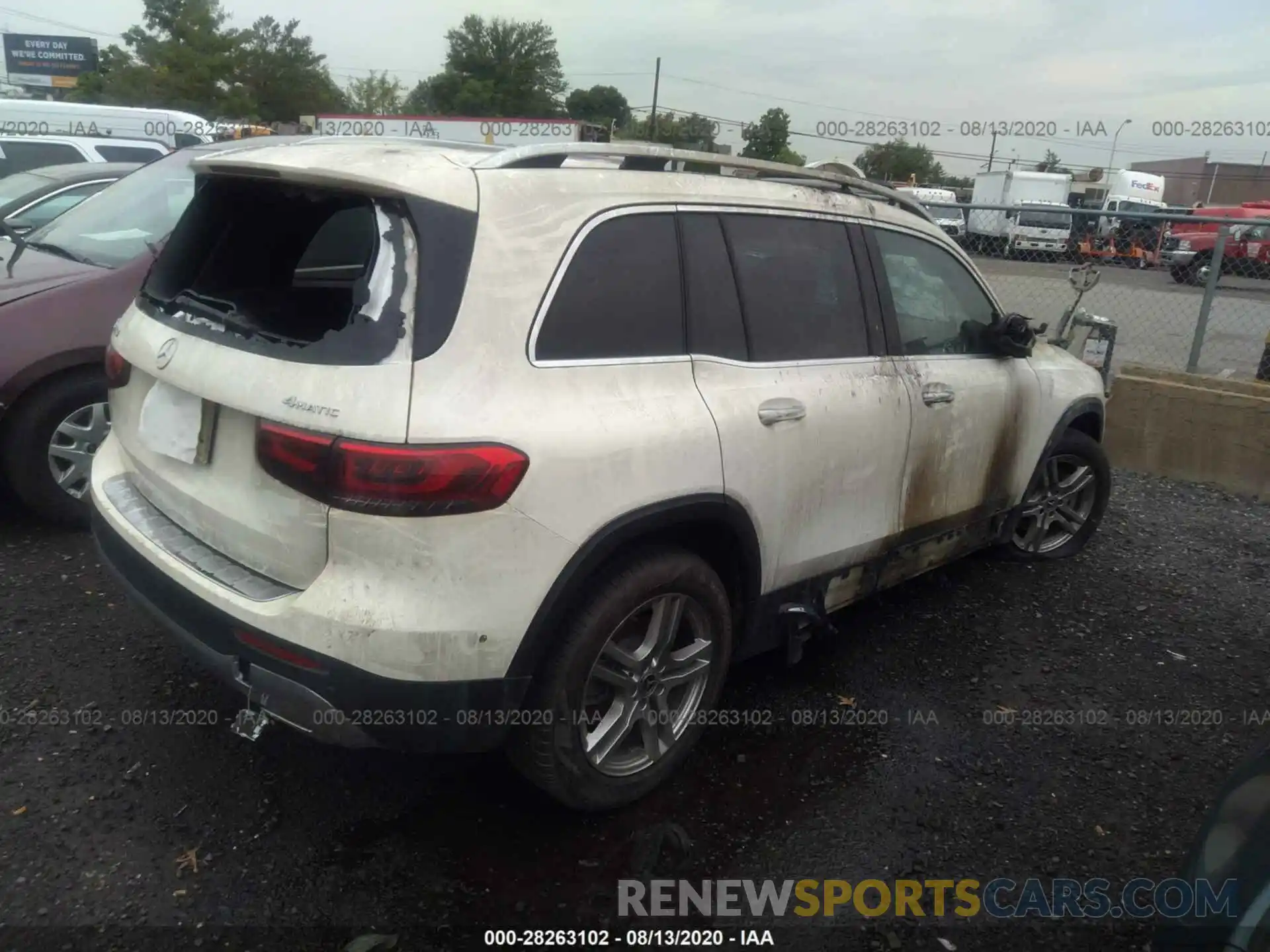 4 Photograph of a damaged car WDC4M4HB6LW009901 MERCEDES-BENZ GLB 2020