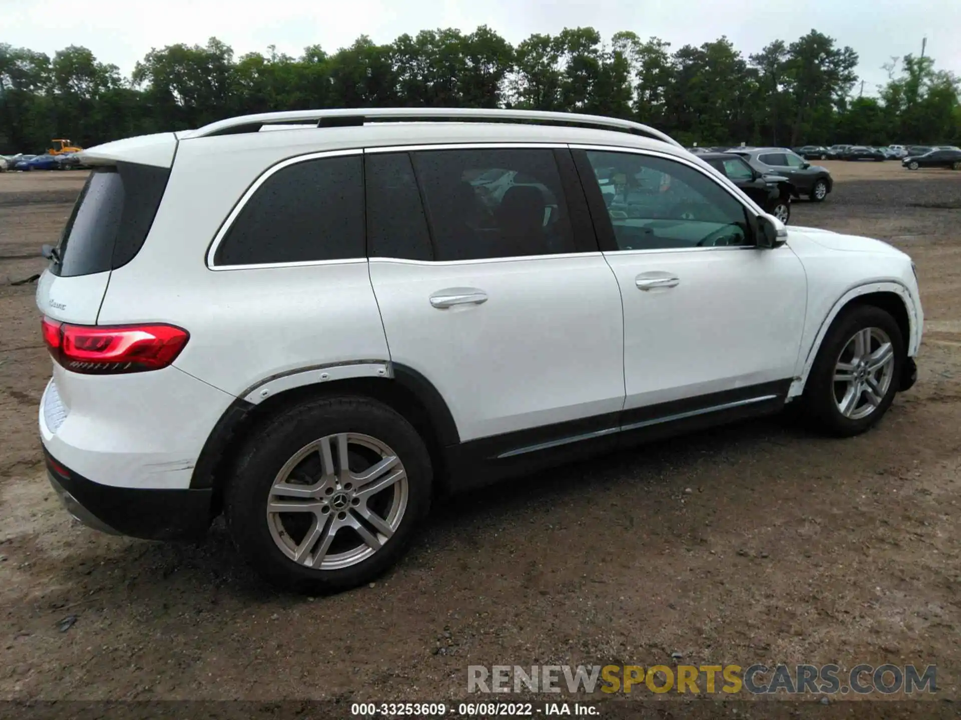 4 Photograph of a damaged car WDC4M4HB8LW007387 MERCEDES-BENZ GLB 2020