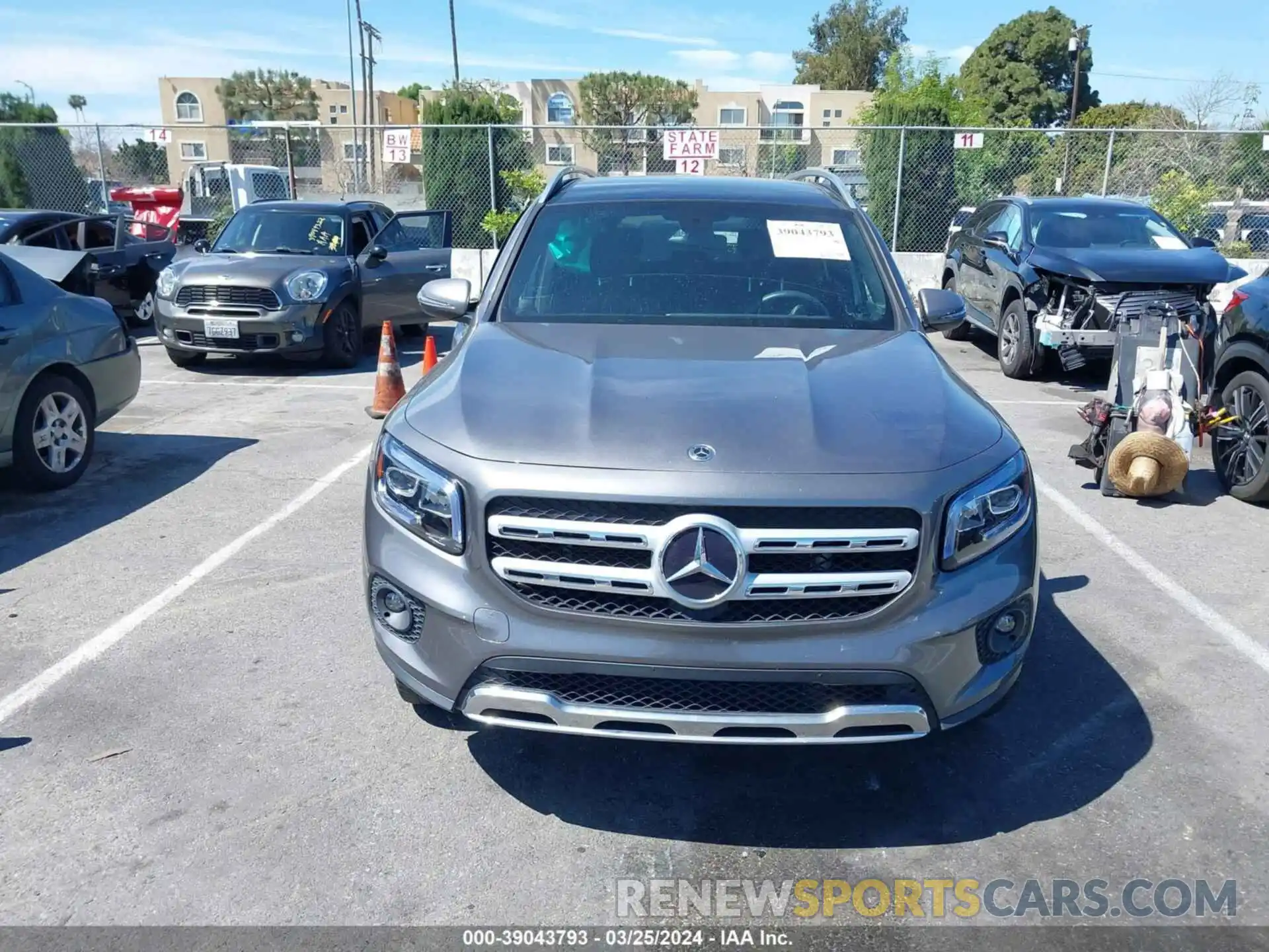 12 Photograph of a damaged car W1N4M4GB0MW138198 MERCEDES-BENZ GLB 2021