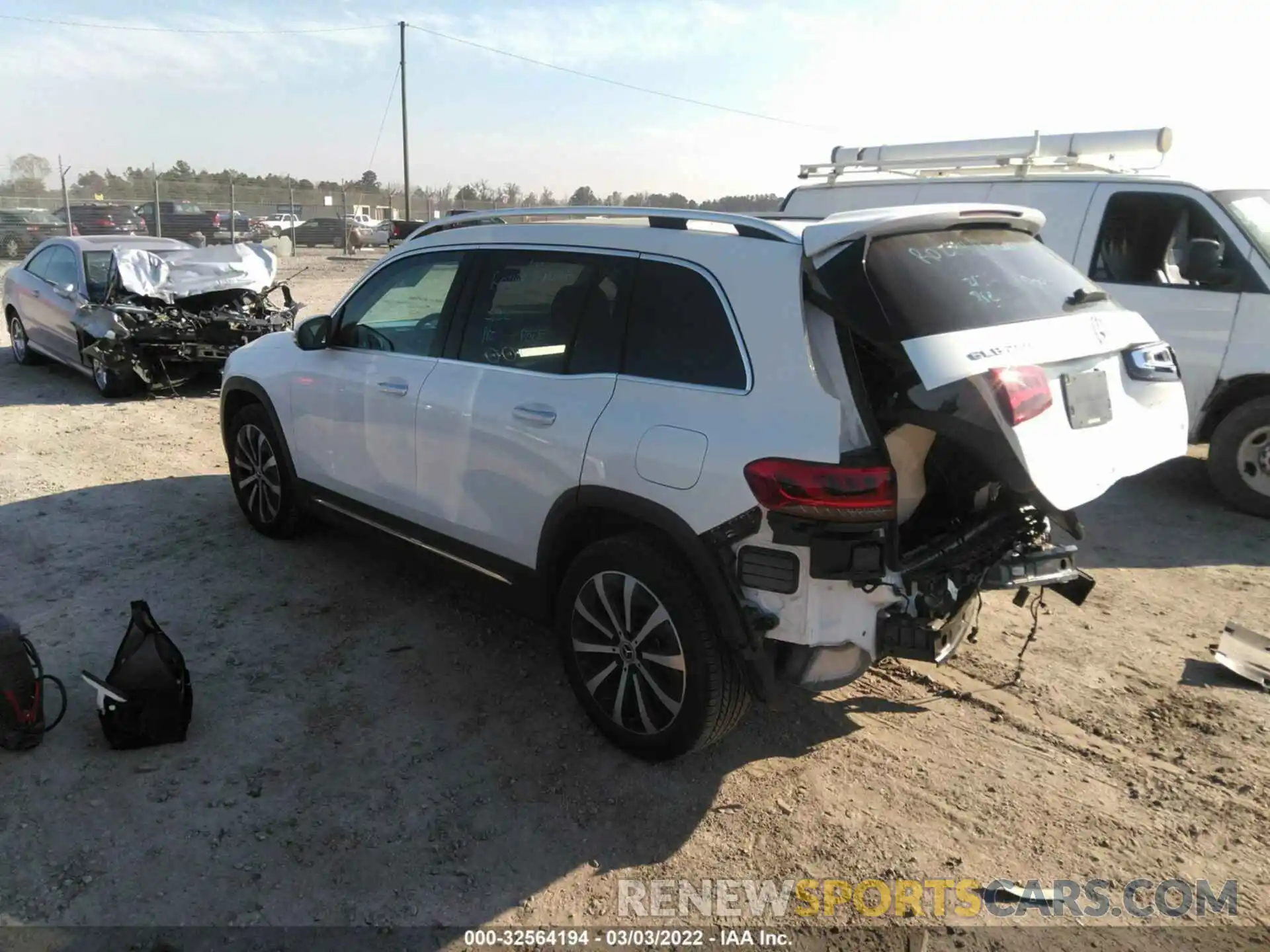 3 Photograph of a damaged car W1N4M4GB3MW099042 MERCEDES-BENZ GLB 2021