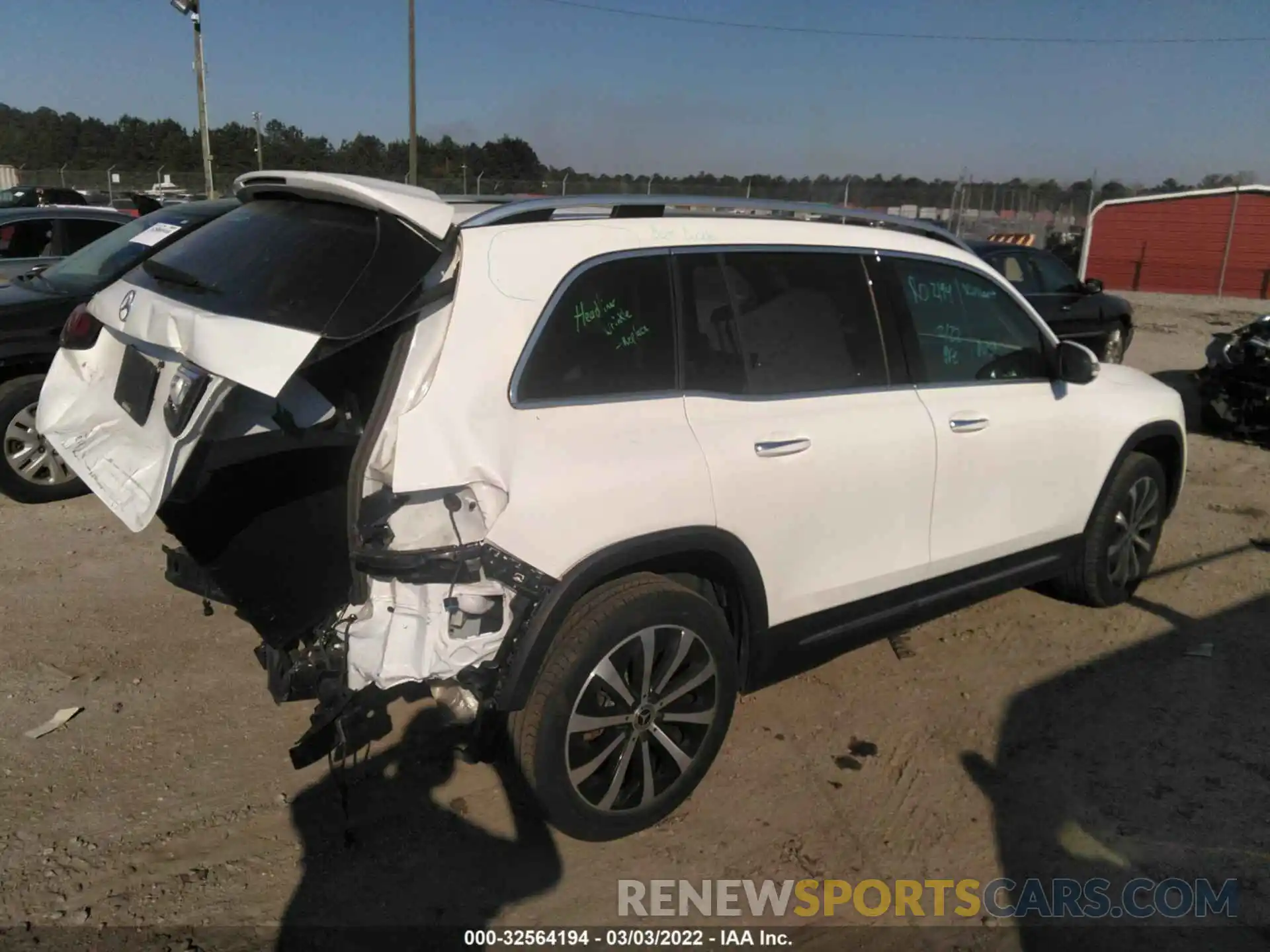 4 Photograph of a damaged car W1N4M4GB3MW099042 MERCEDES-BENZ GLB 2021